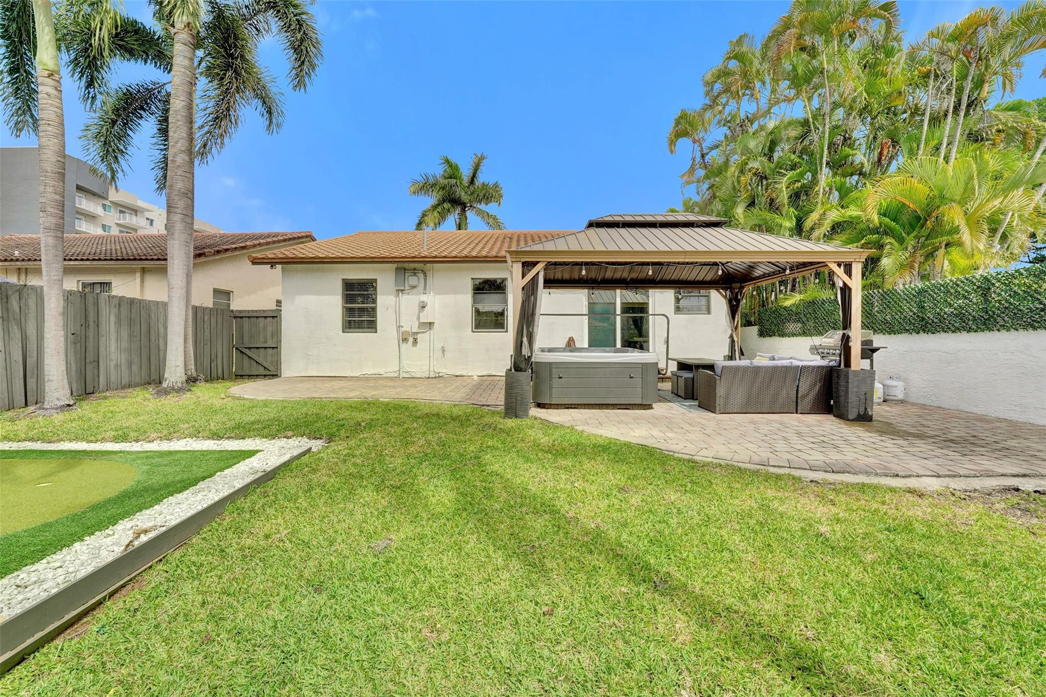 Dania Beach Sub 8-1B - Residential