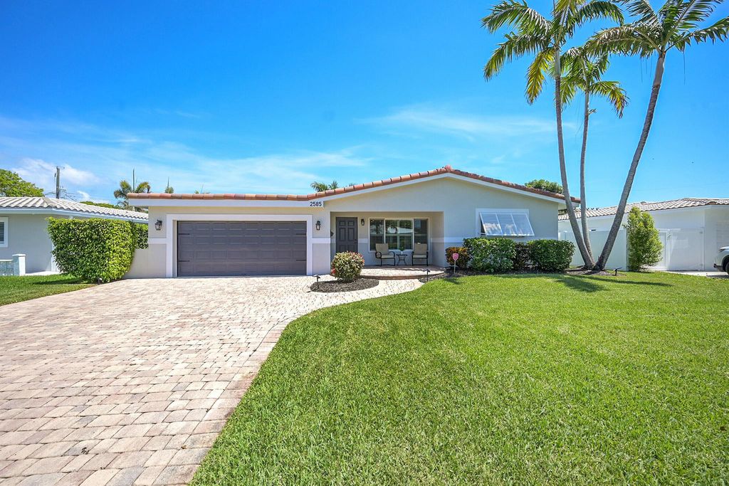 Photo of 2585 SE 6th St, Pompano Beach, FL 33062 (MLS # R11092600)