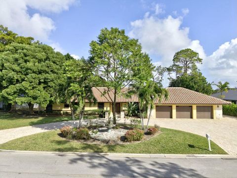 581 S Country Club Drive Atlantis FL 33462