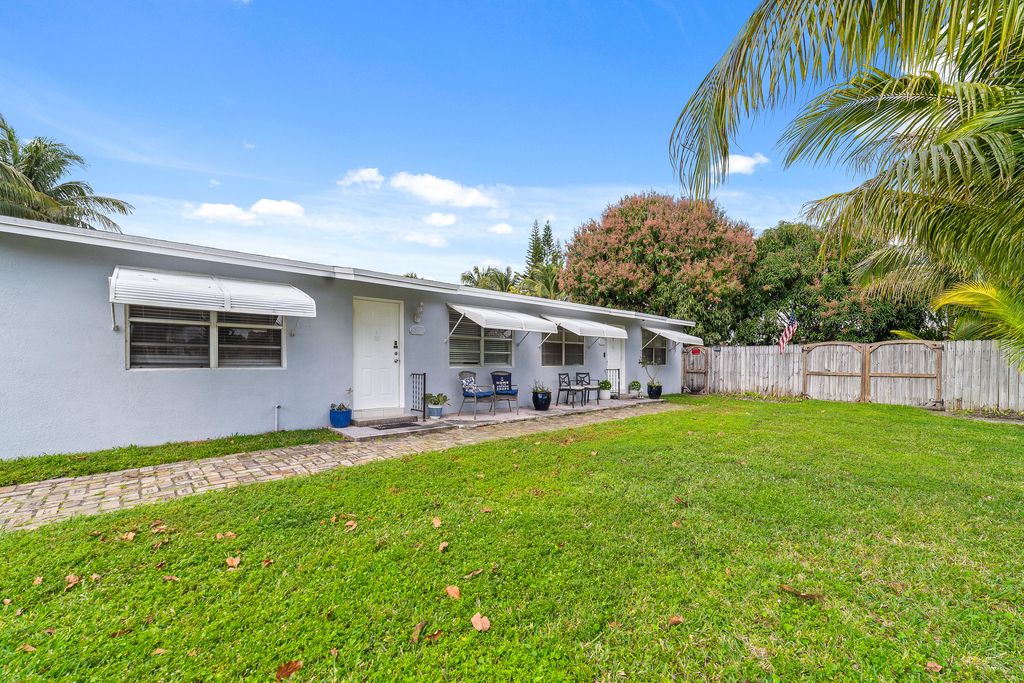 Photo of 3579 Davis Road, Palm Springs, FL 33461 (MLS # R10965444)