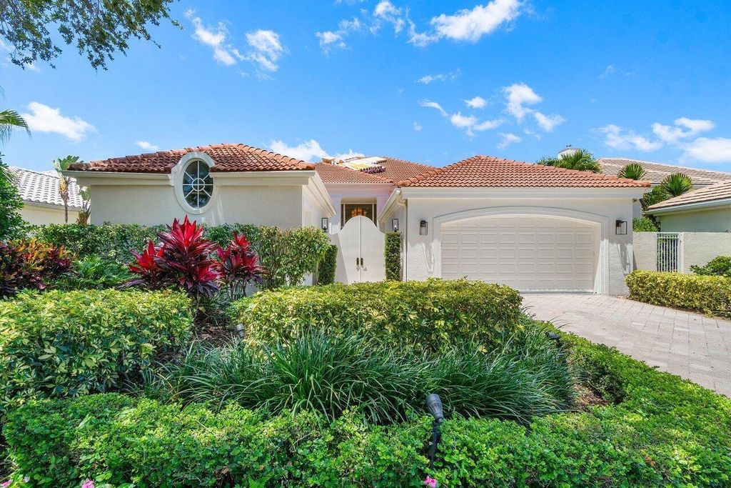Photo of 1128 Crystal Drive, Palm Beach Gardens, FL 33418 (MLS # B26017687)