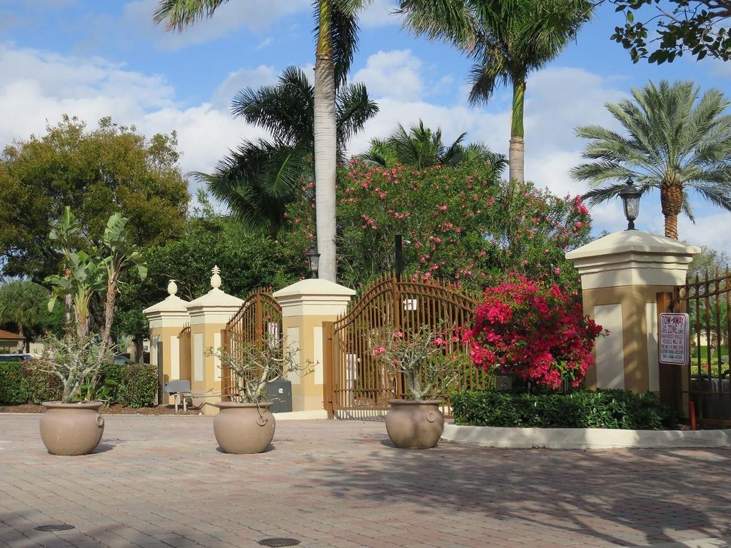 Photo of 1103 Villa Lane #1103, Boynton Beach, FL 33435 (MLS # F10437531)