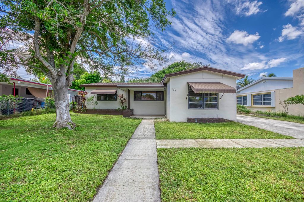 Photo of 920 Hansen Street, West Palm Beach, FL 33405 (MLS # R11108388)