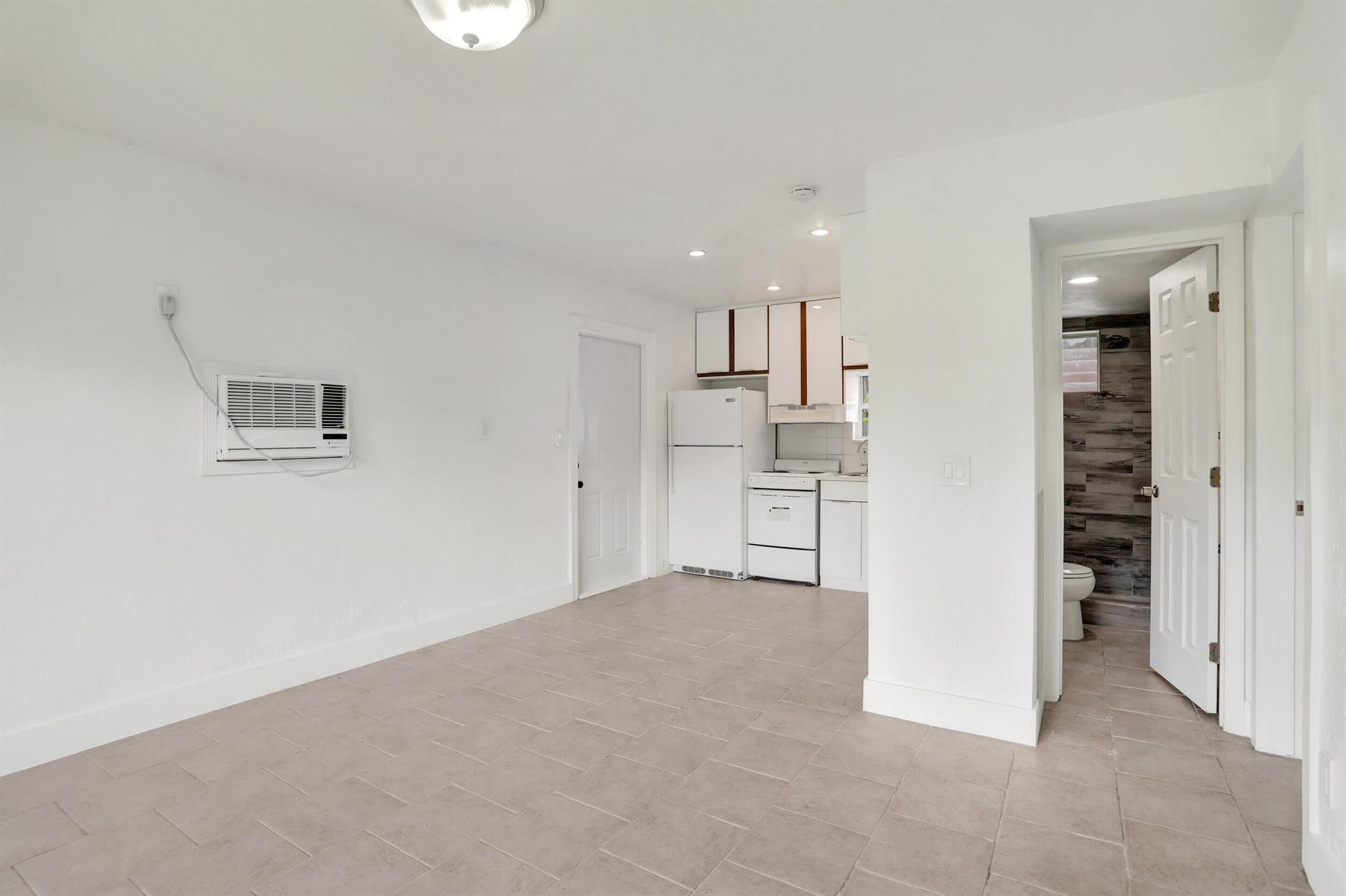 CLAIR LAKE - Residential