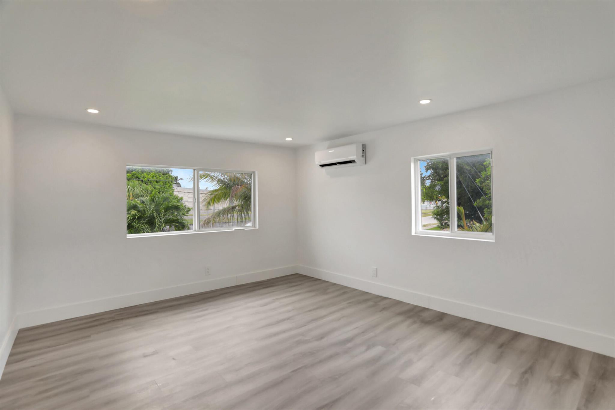 CLAIR LAKE - Residential