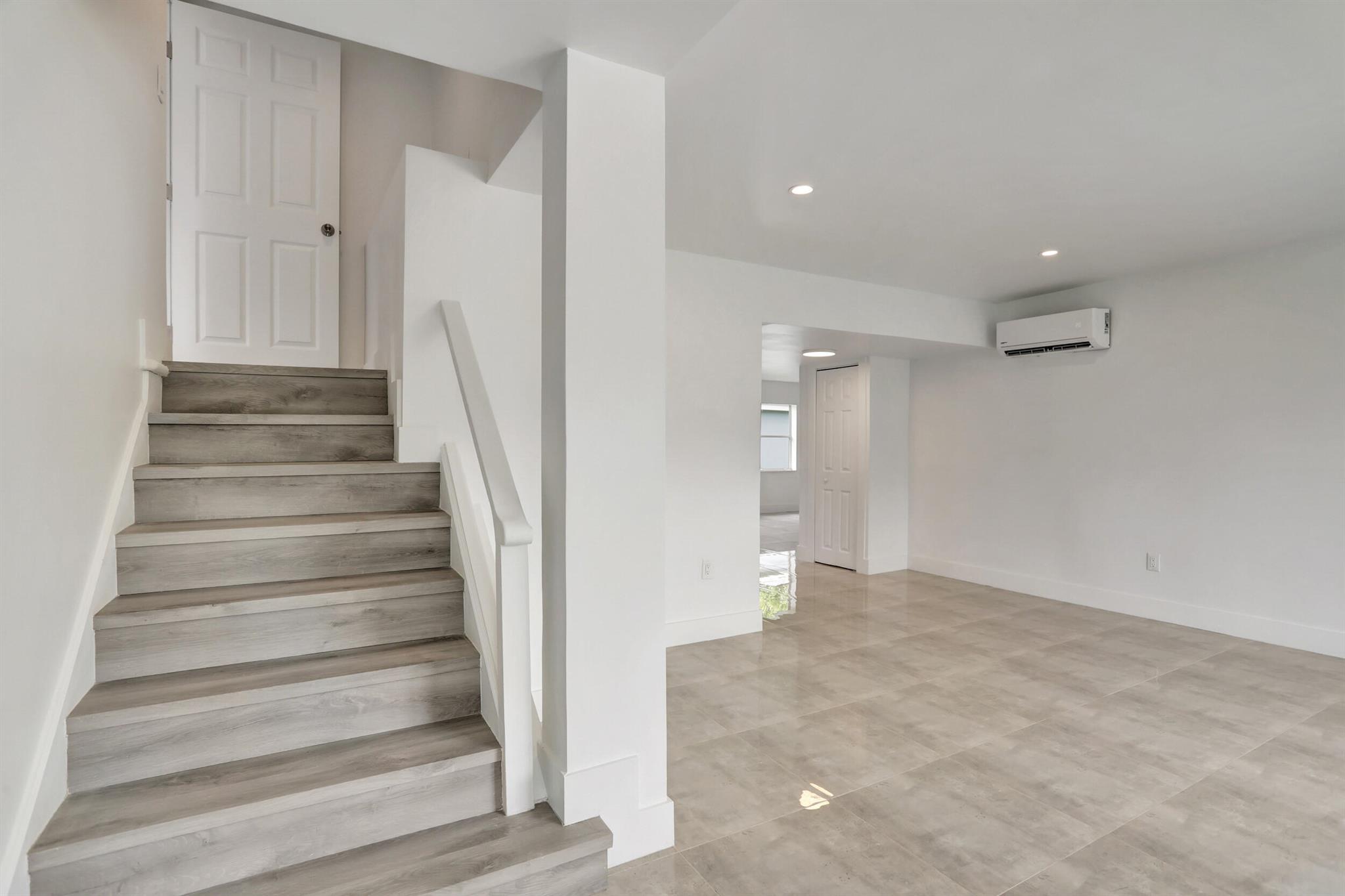 CLAIR LAKE - Residential