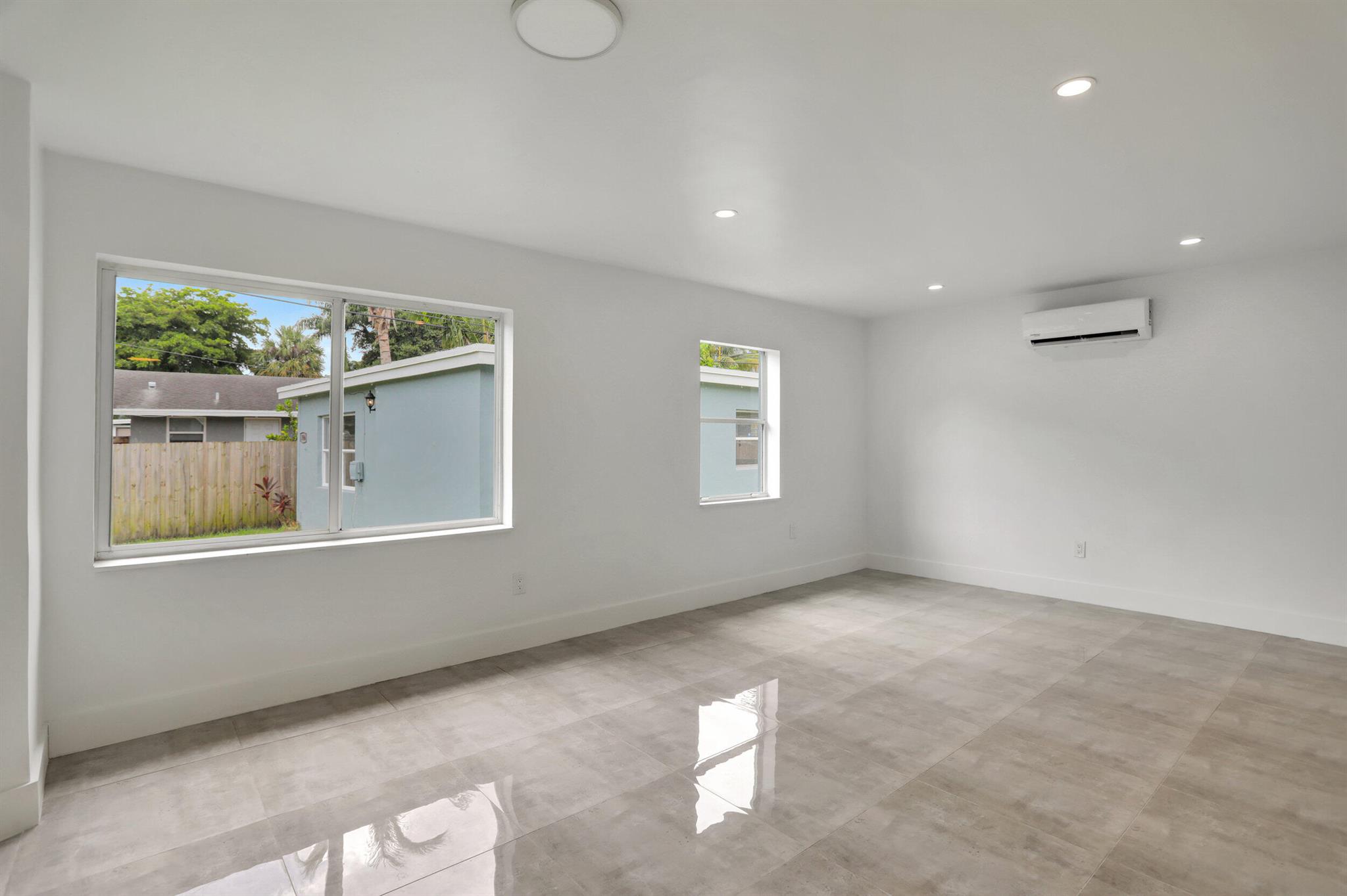 CLAIR LAKE - Residential