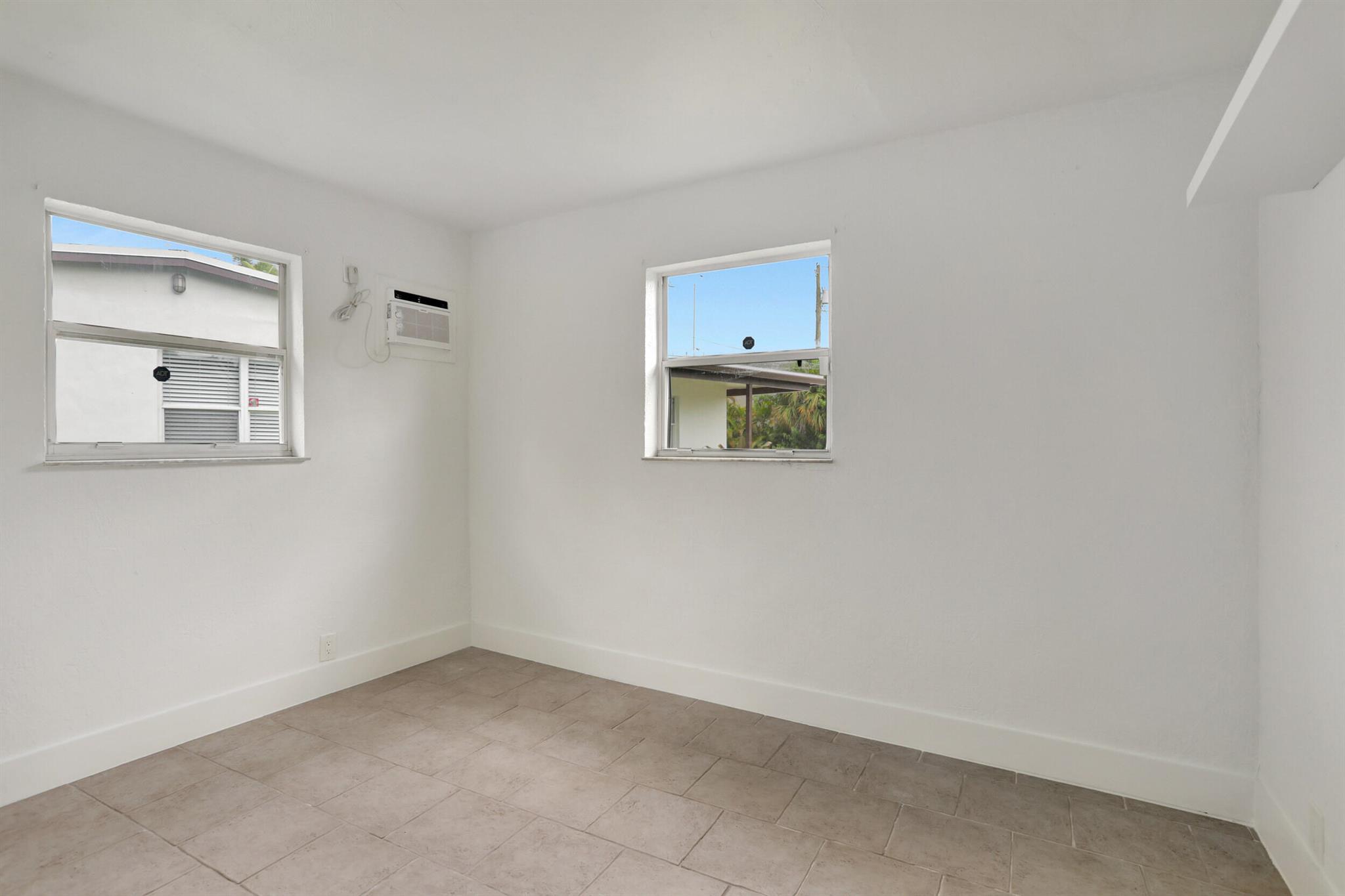 CLAIR LAKE - Residential