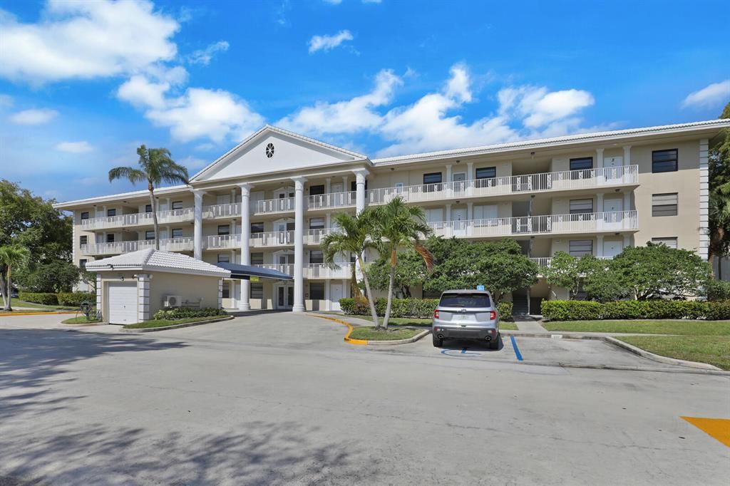 Photo of 3507 Village Boulevard #406, West Palm Beach, FL 33409 (MLS # R10707414)