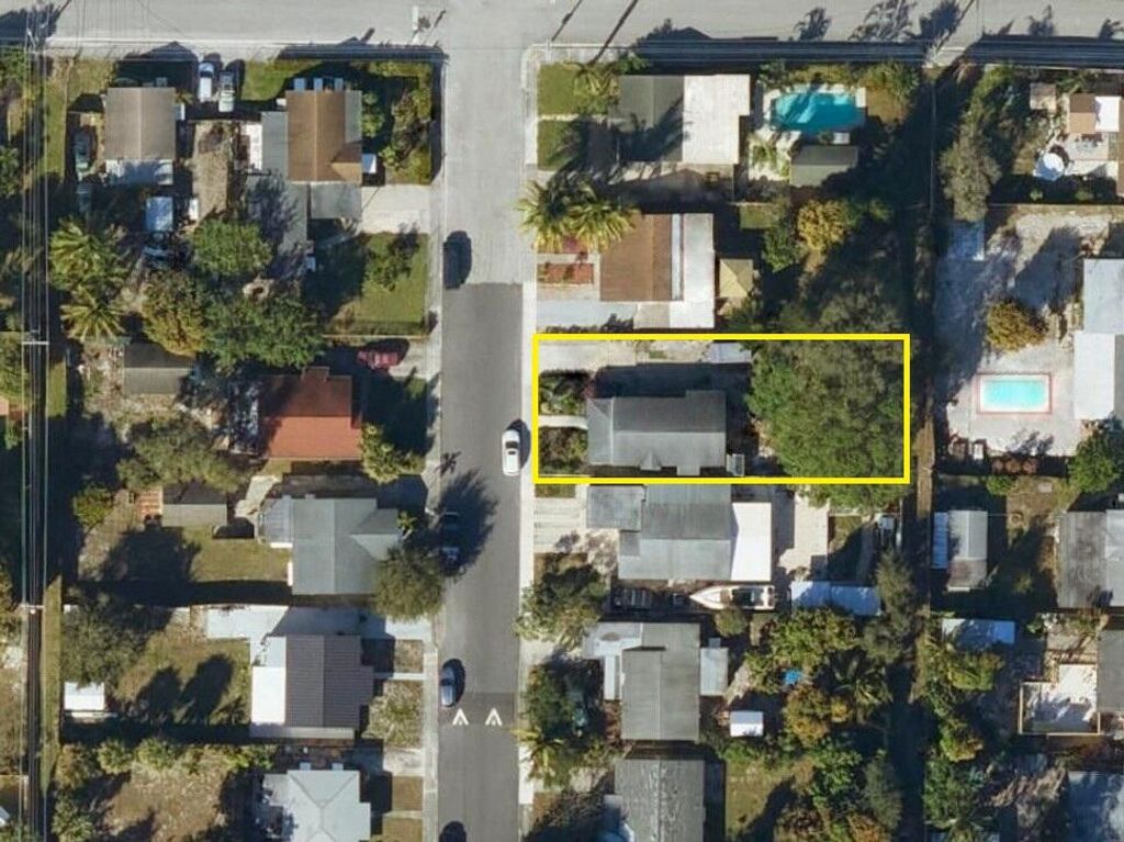 Photo of 522 N B Street, Lake Worth Beach, FL 33460 (MLS # R11158613)