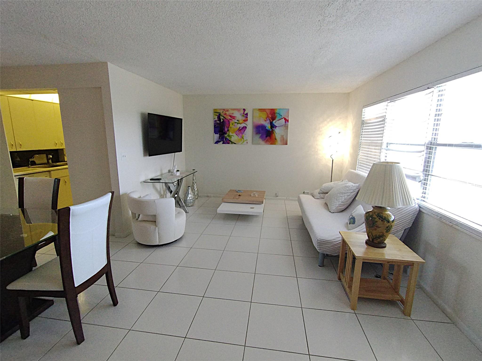 2903 Victoria Cir J3