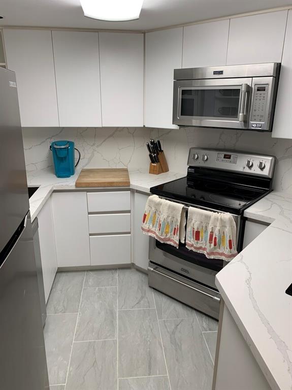 Fort Lauderdale Yacht & B - Residential