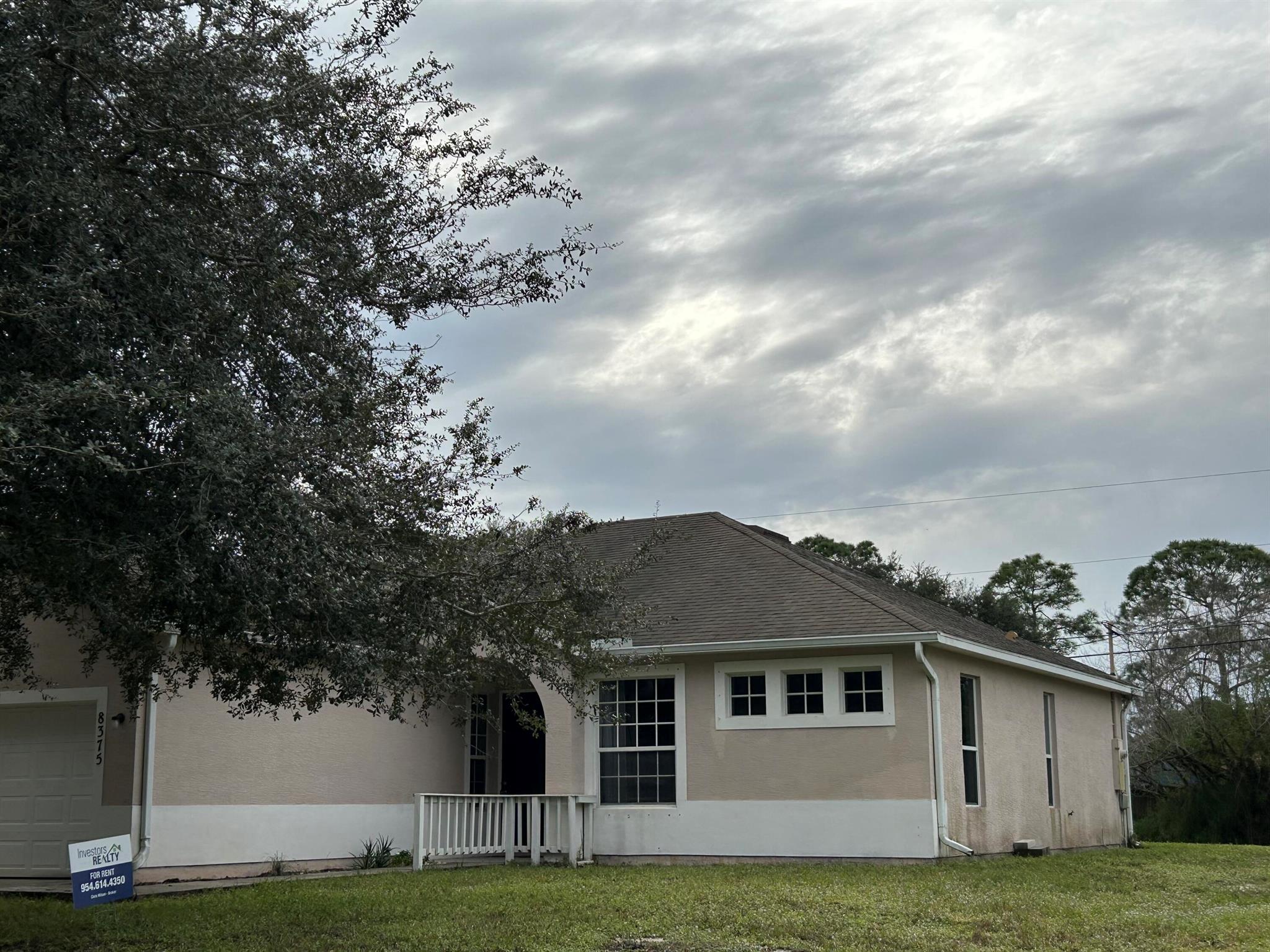 large all tile, three bedroom, two bath home in VLE. ready to move in, room for your boat or RV.