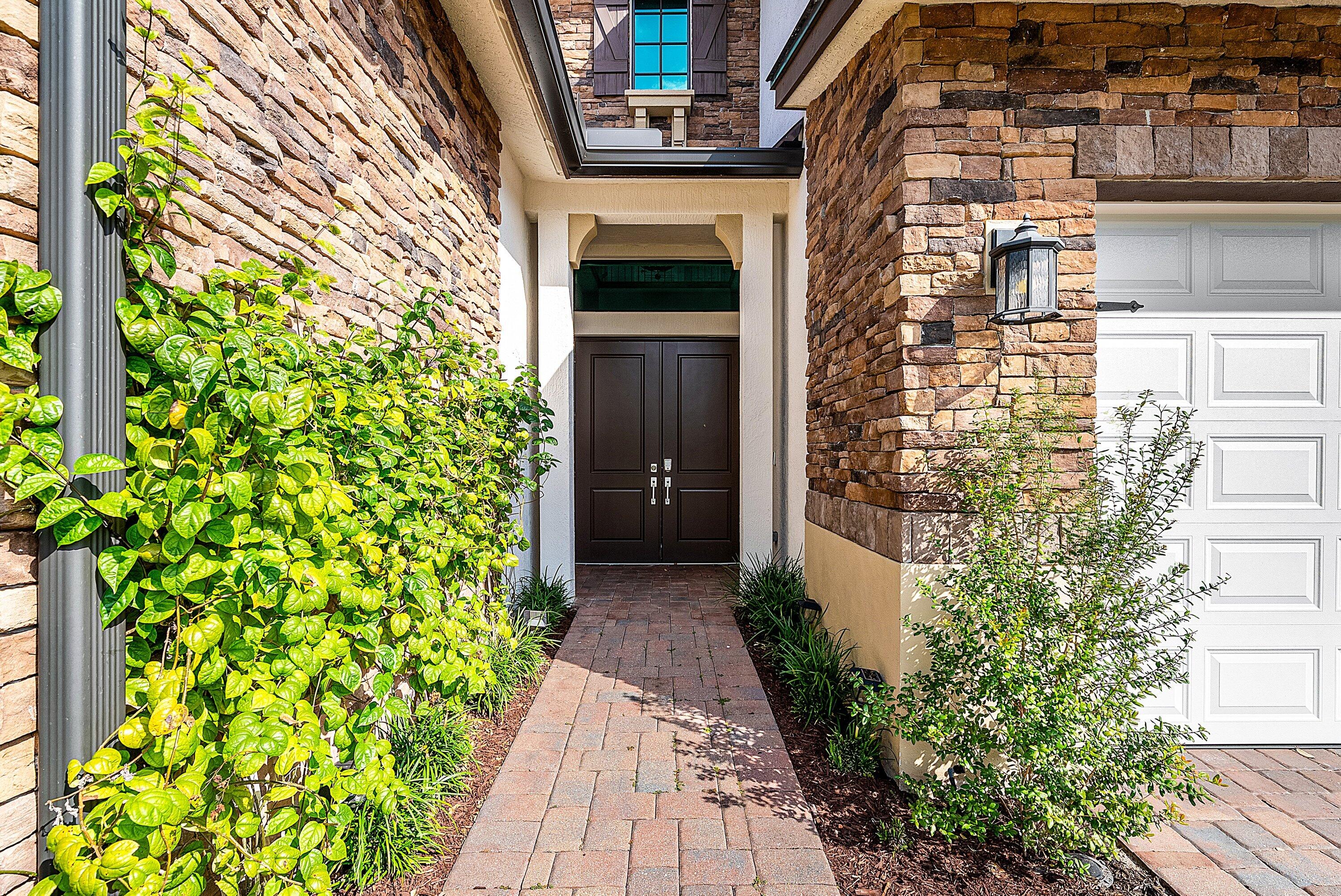 8948 Grand Prix Lane