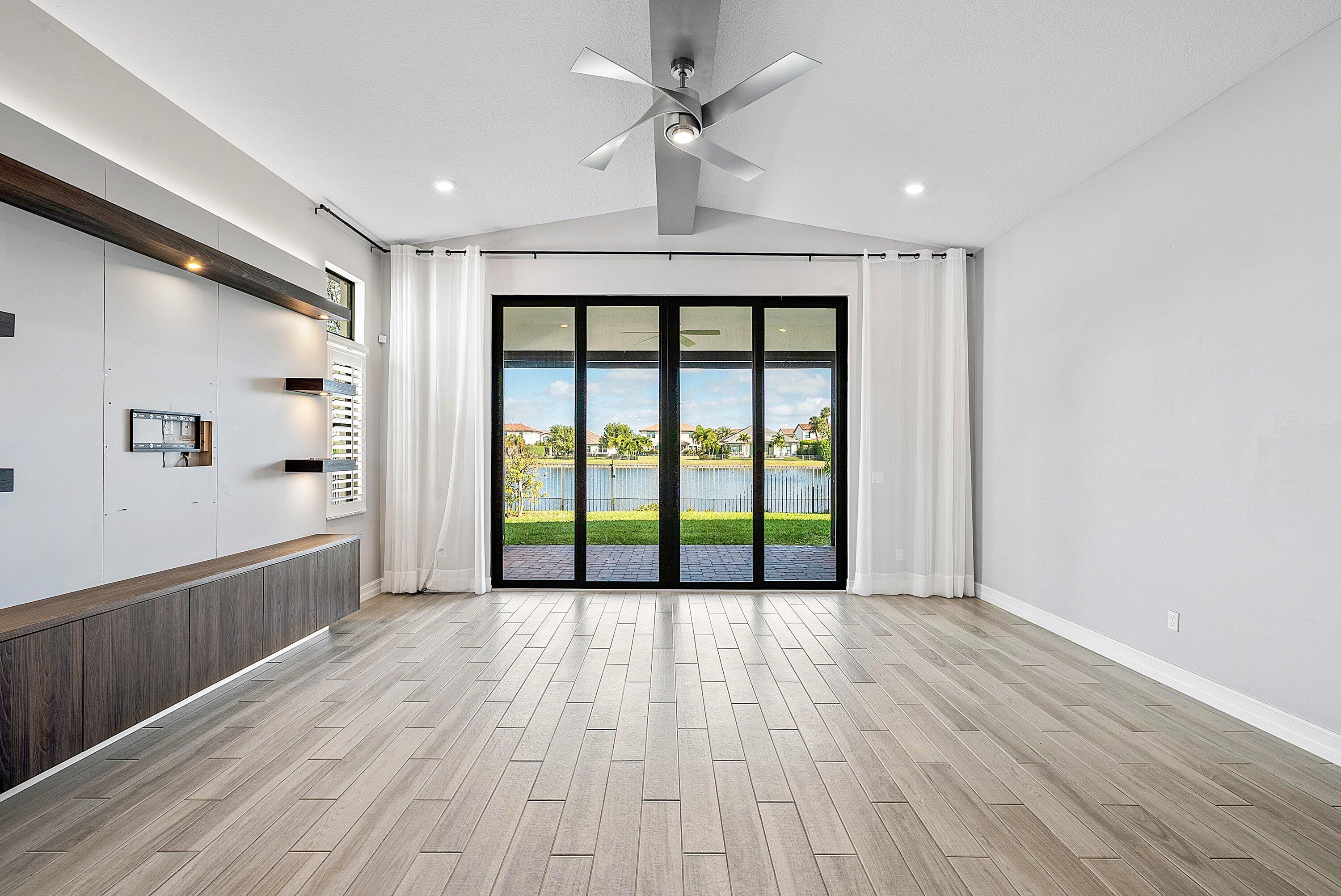 PALM MEADOWS ESTATES - Residential