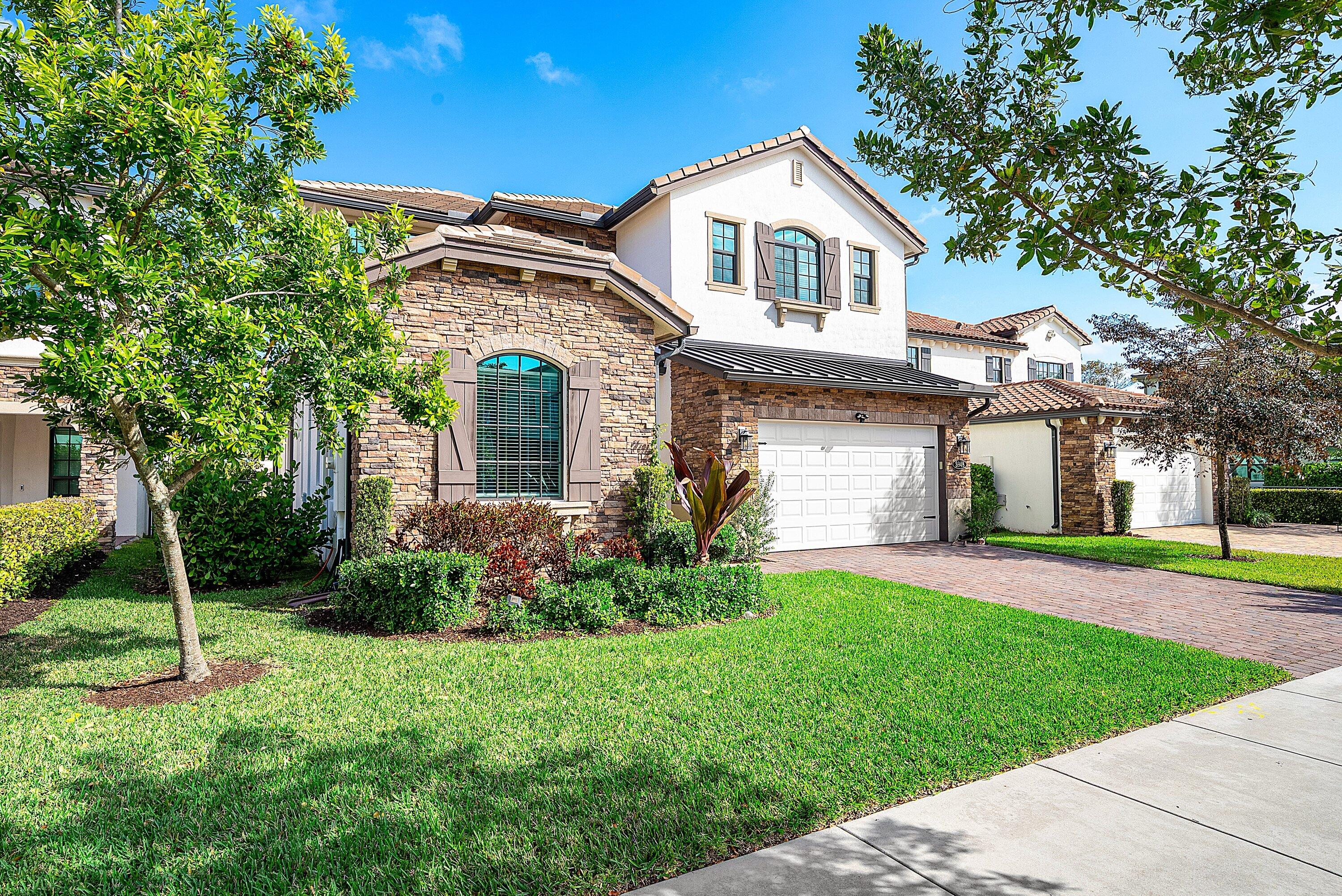 8948 Grand Prix Lane