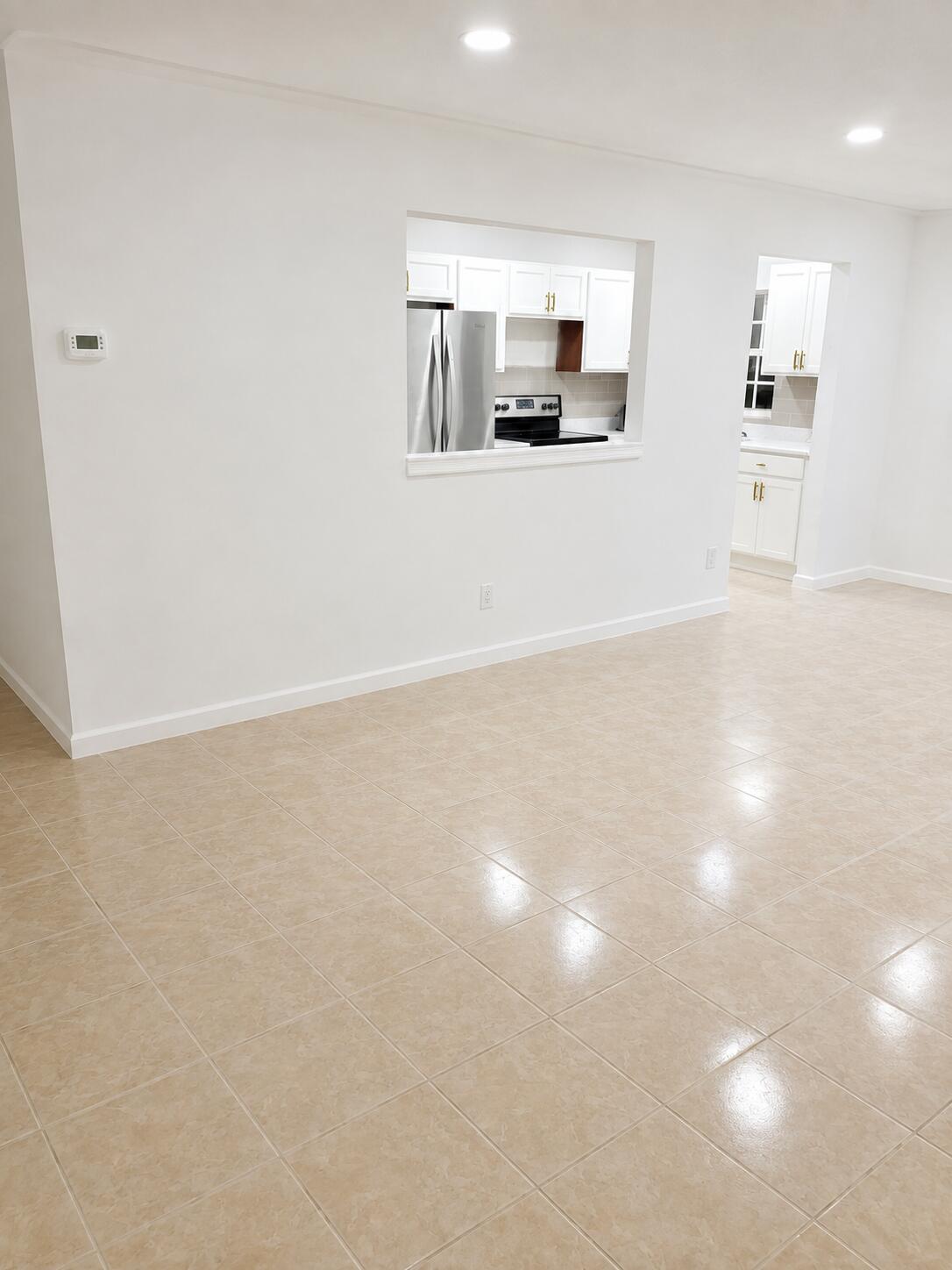 330 W 22ND Court