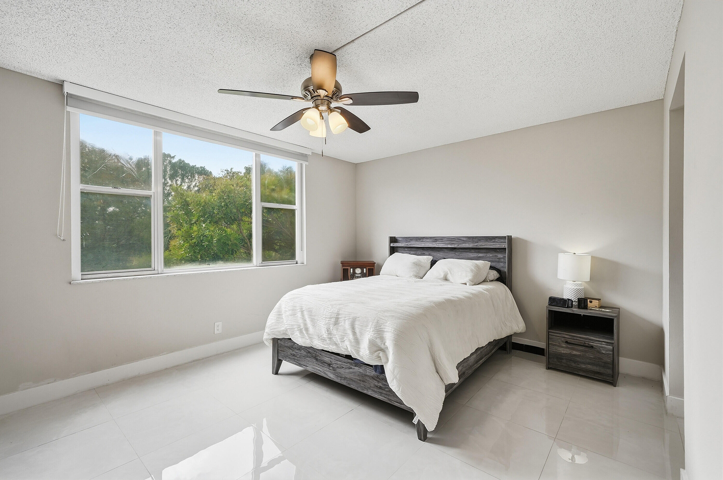 HILLCREST EAST NO 25 CONDO - Residential