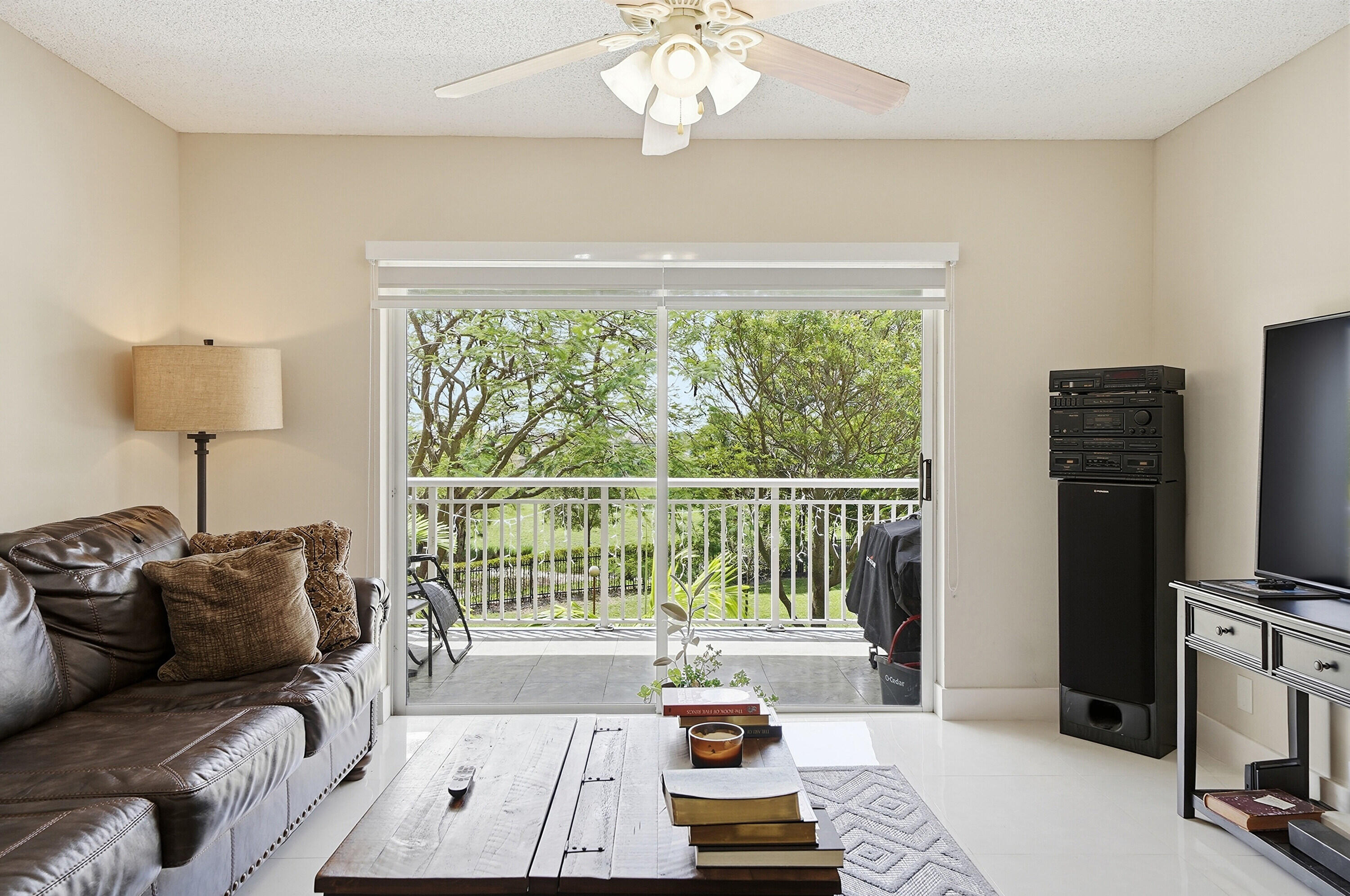 HILLCREST EAST NO 25 CONDO - Residential