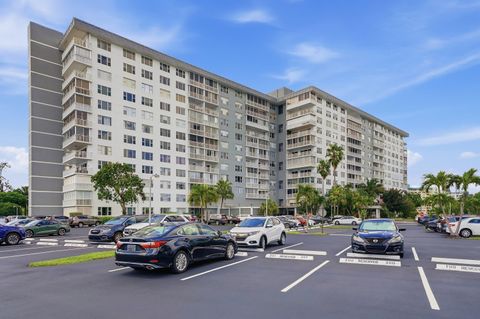 Tiny photo for 3800 Hillcrest Drive #310, Hollywood, FL 33021 (MLS # B26012537)