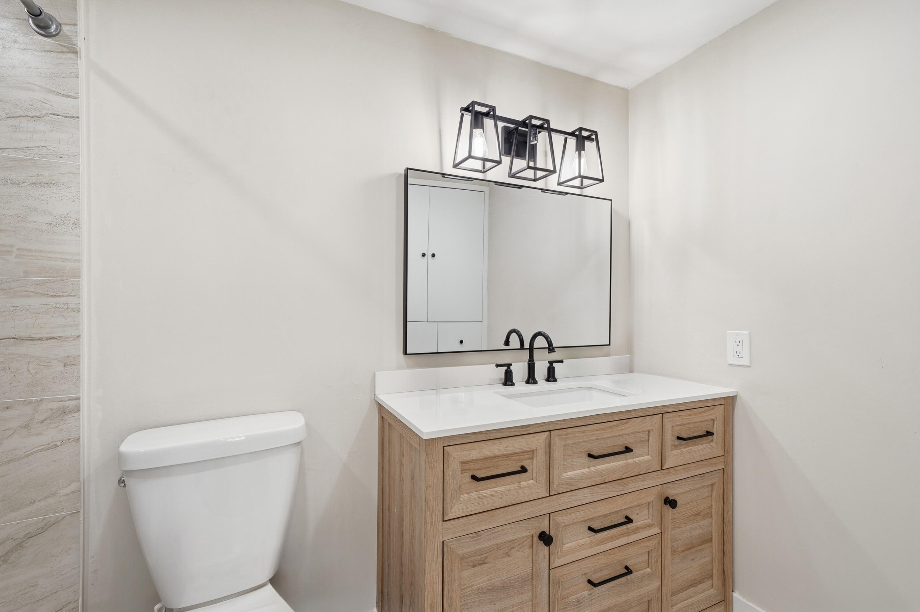 HILLCREST EAST NO 25 CONDO - Residential