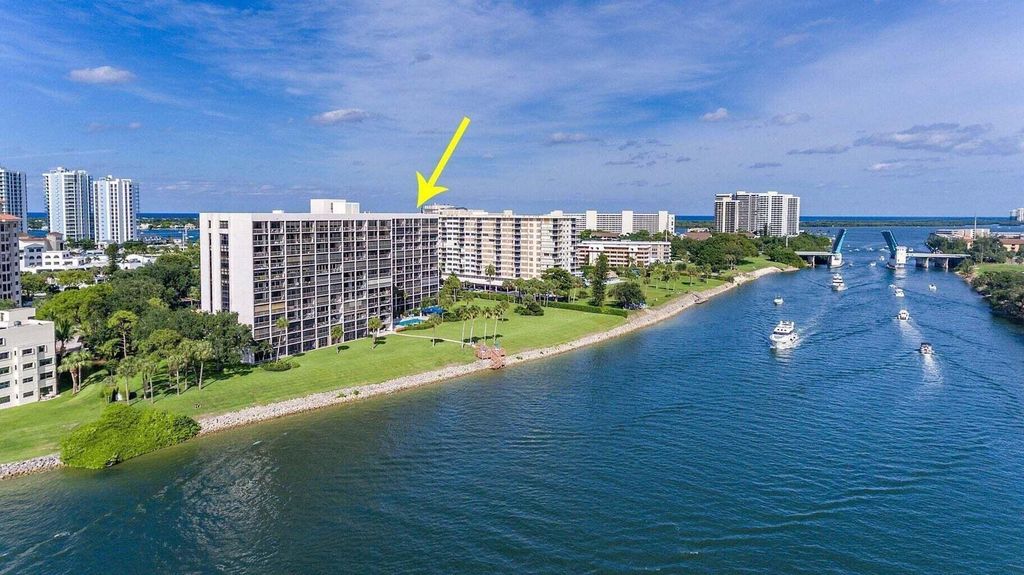 Photo of 356 Golfview Road #201, North Palm Beach, FL 33408 (MLS # R10930244)