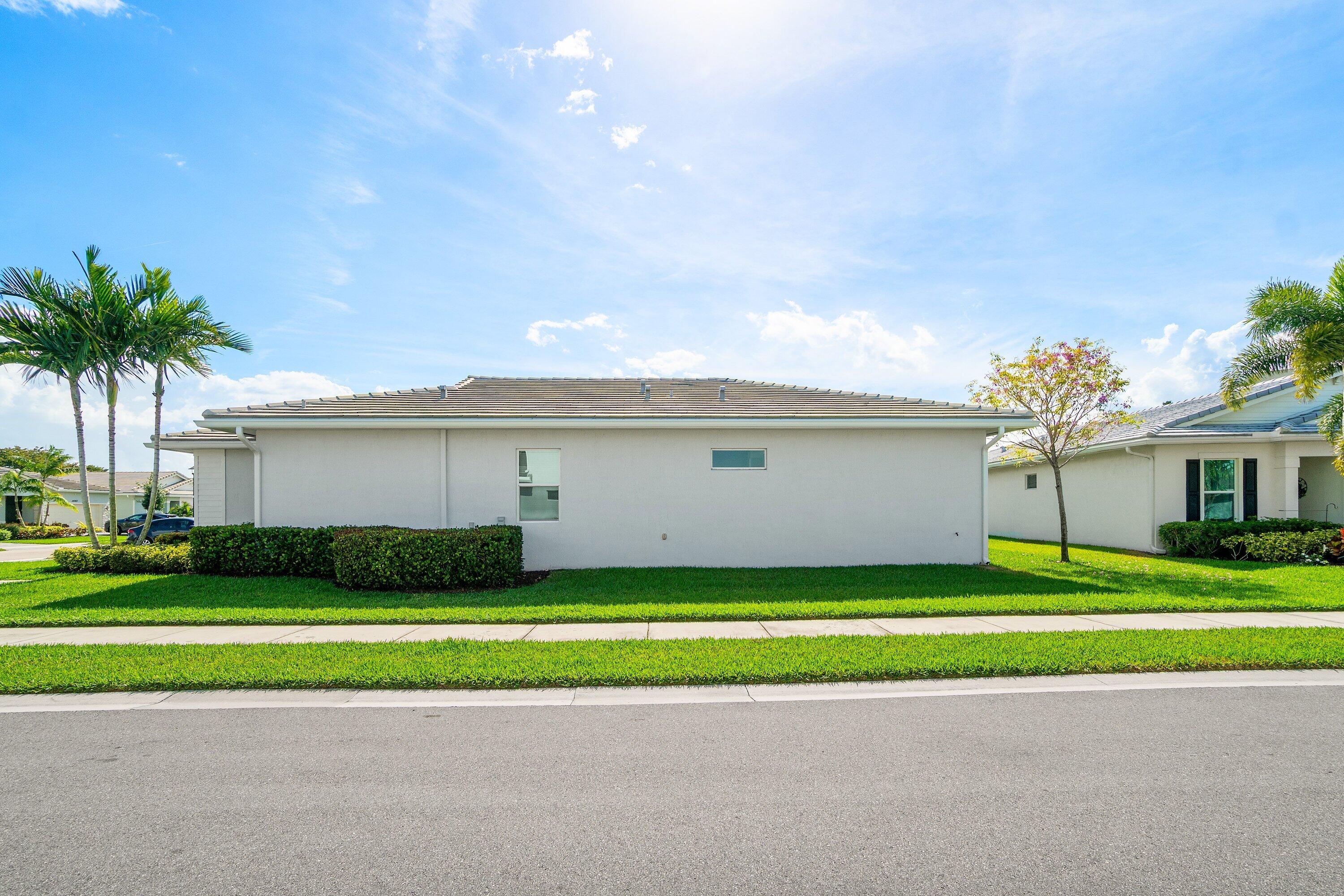 AVALON TRAILS AT VILLAGES OF ORIOLE PUD - Residential