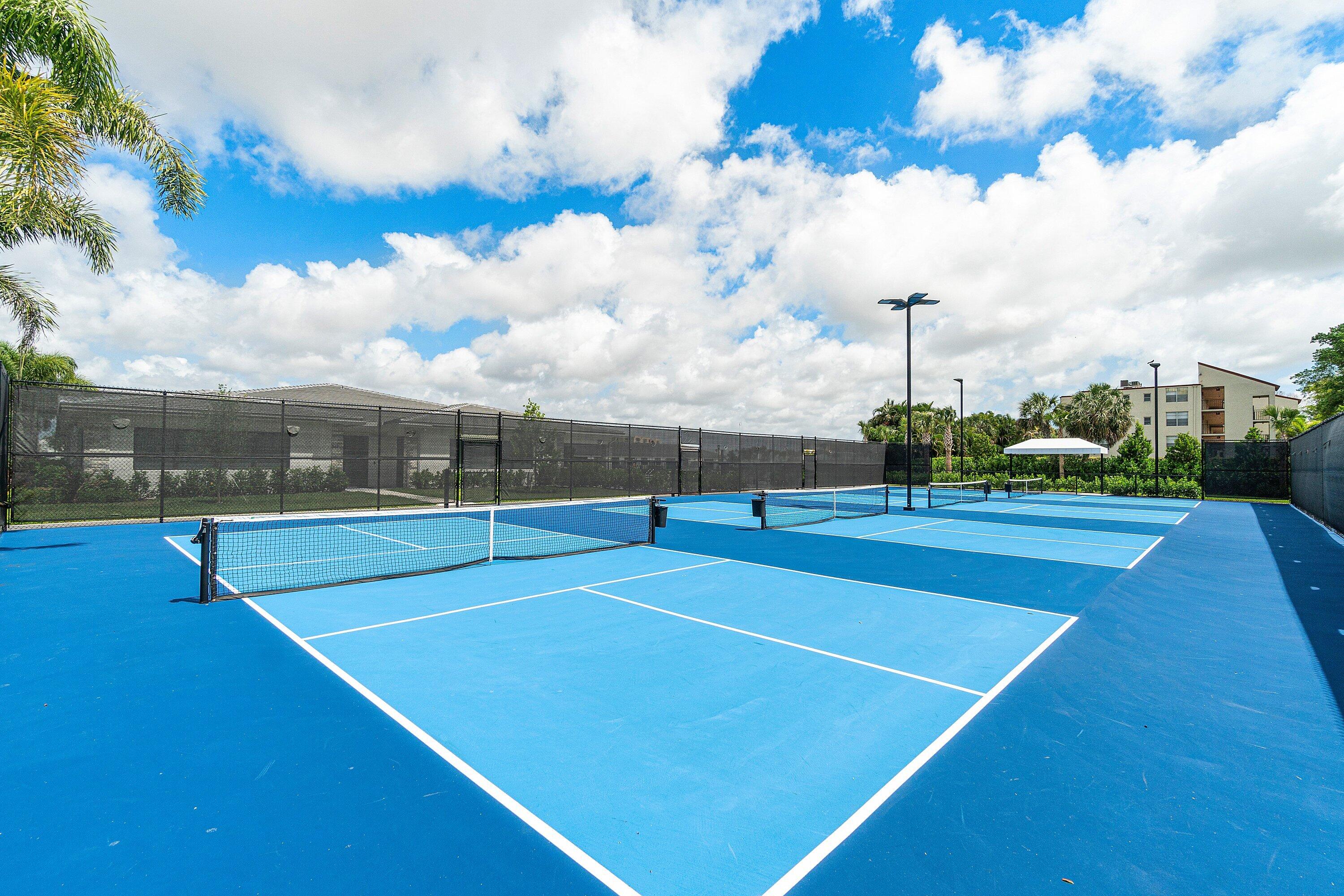 AVALON TRAILS AT VILLAGES OF ORIOLE PUD - Residential