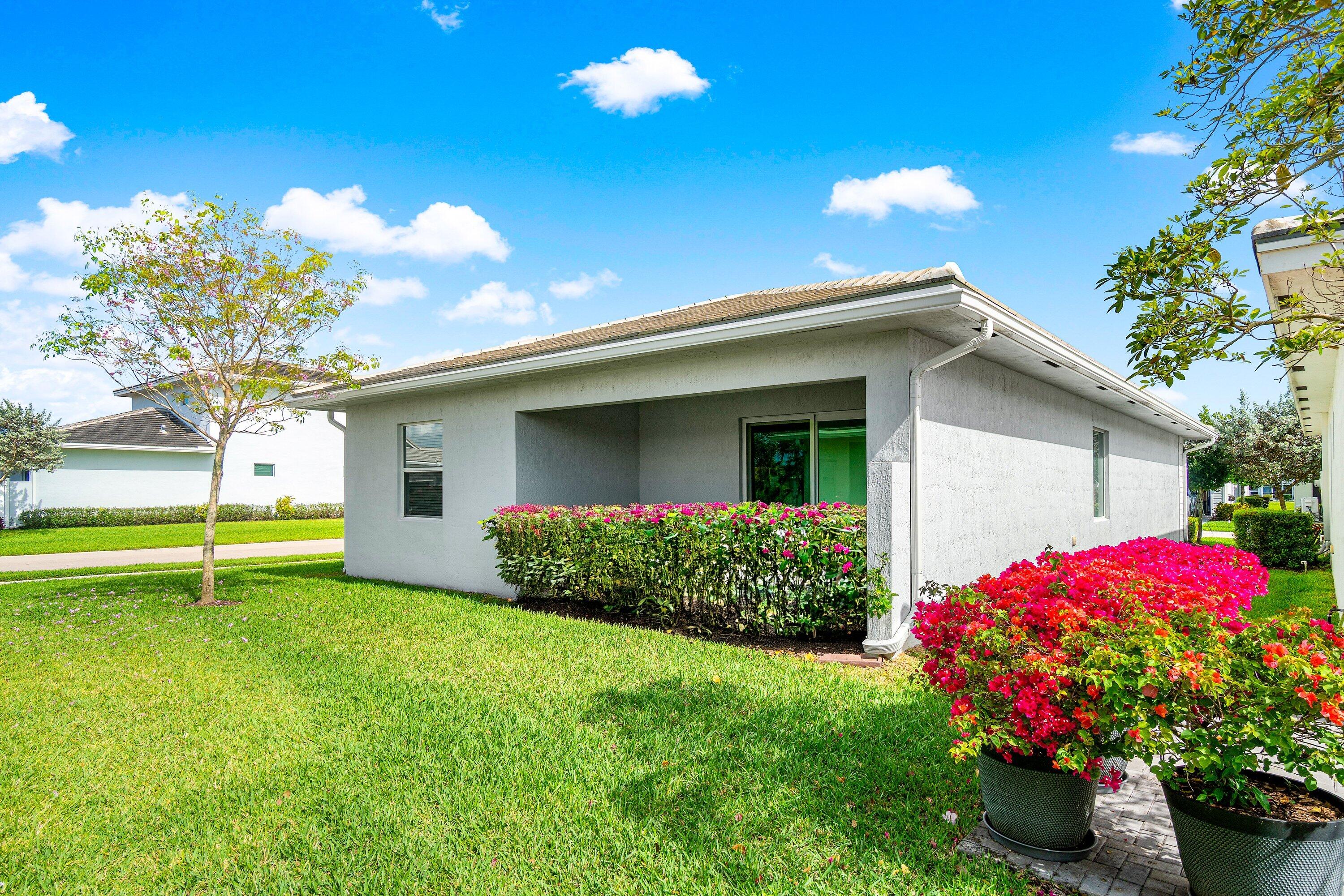 AVALON TRAILS AT VILLAGES OF ORIOLE PUD - Residential