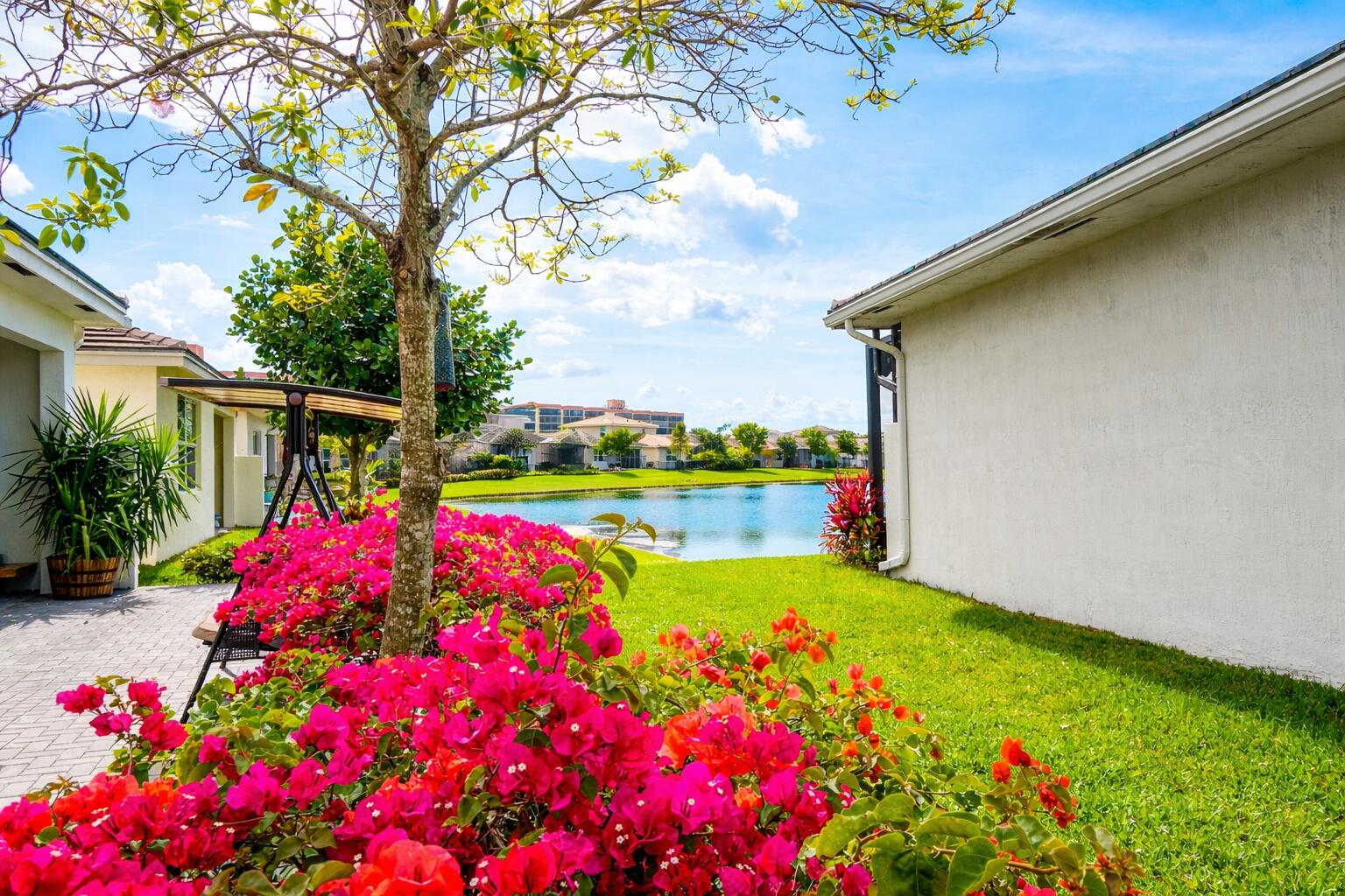 AVALON TRAILS AT VILLAGES OF ORIOLE PUD - Residential