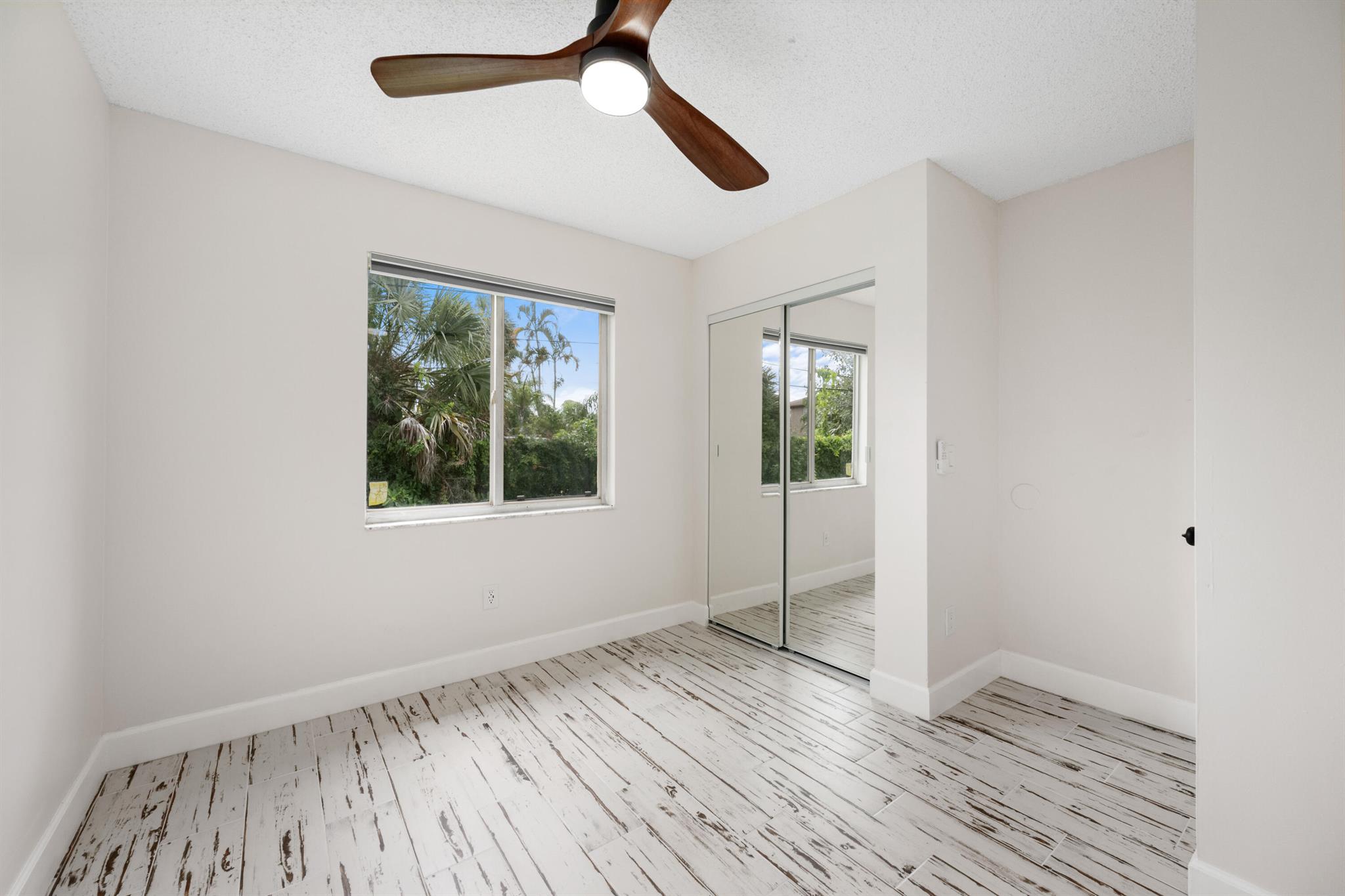 HAVERHILL ACRES - Residential Lease