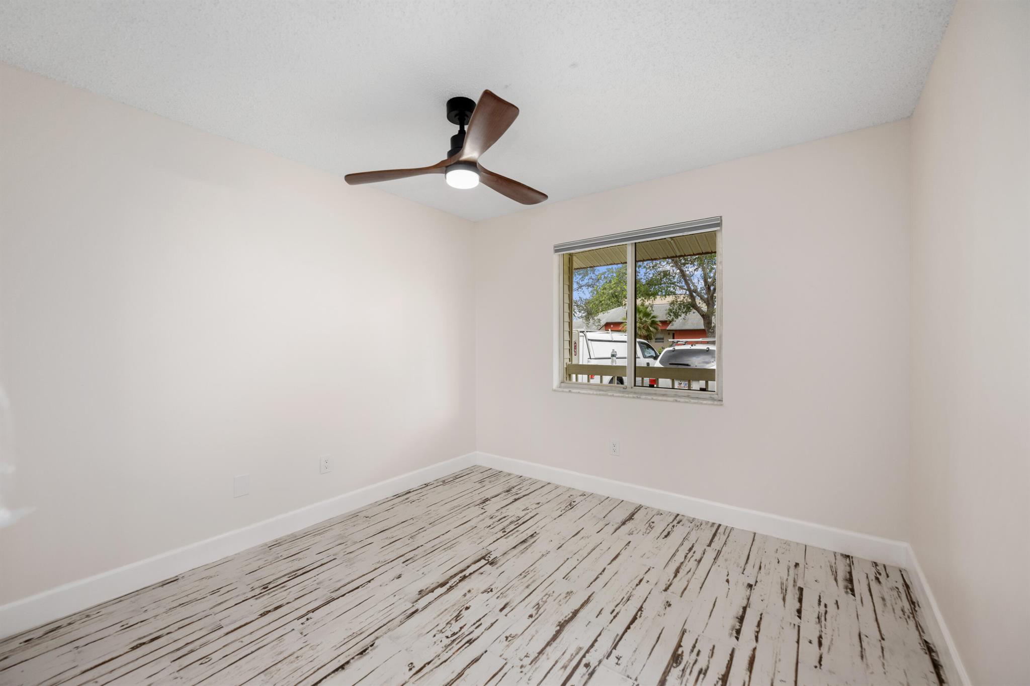 HAVERHILL ACRES - Residential Lease