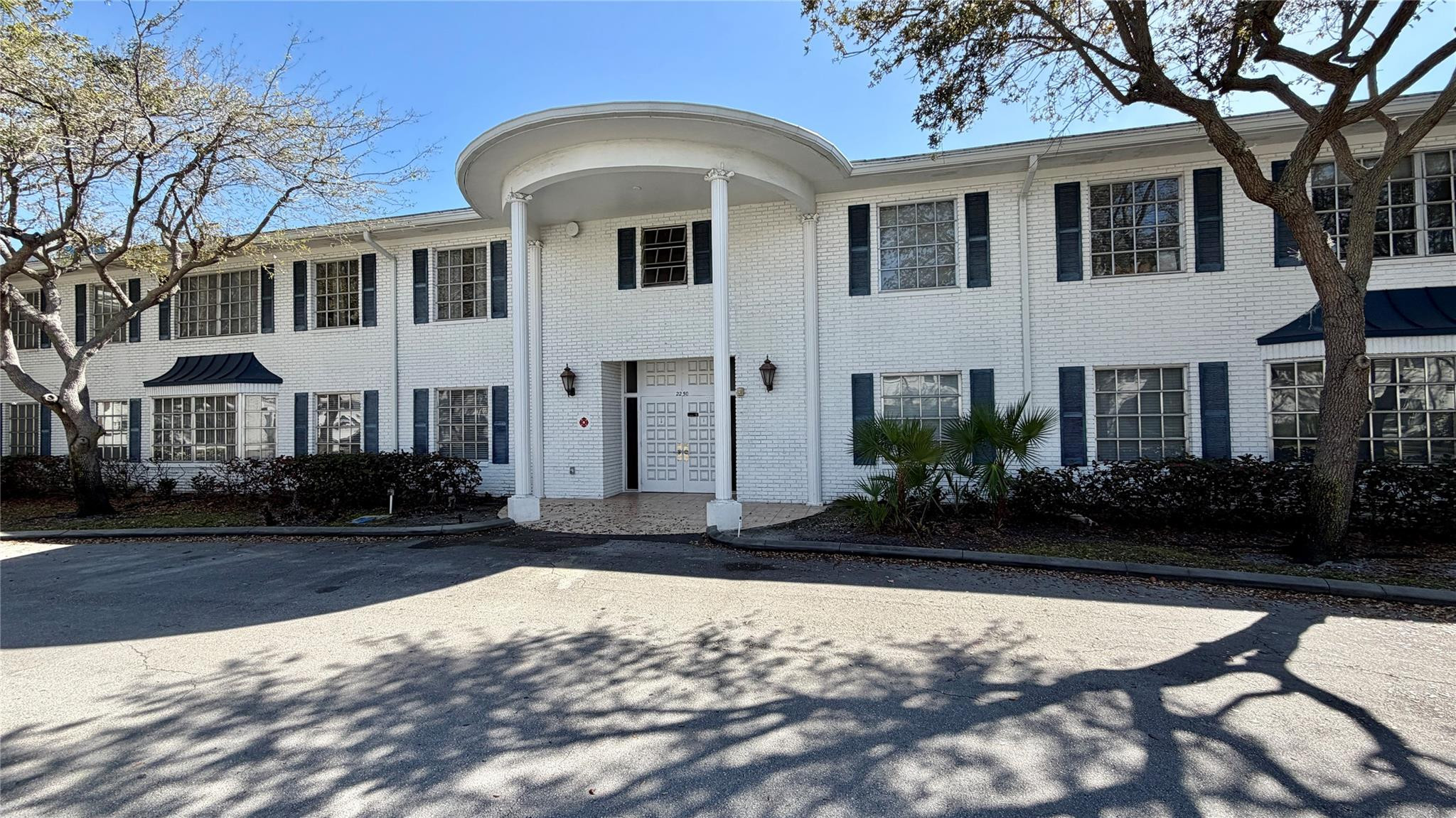 Imperial Point Colonnades - Residential