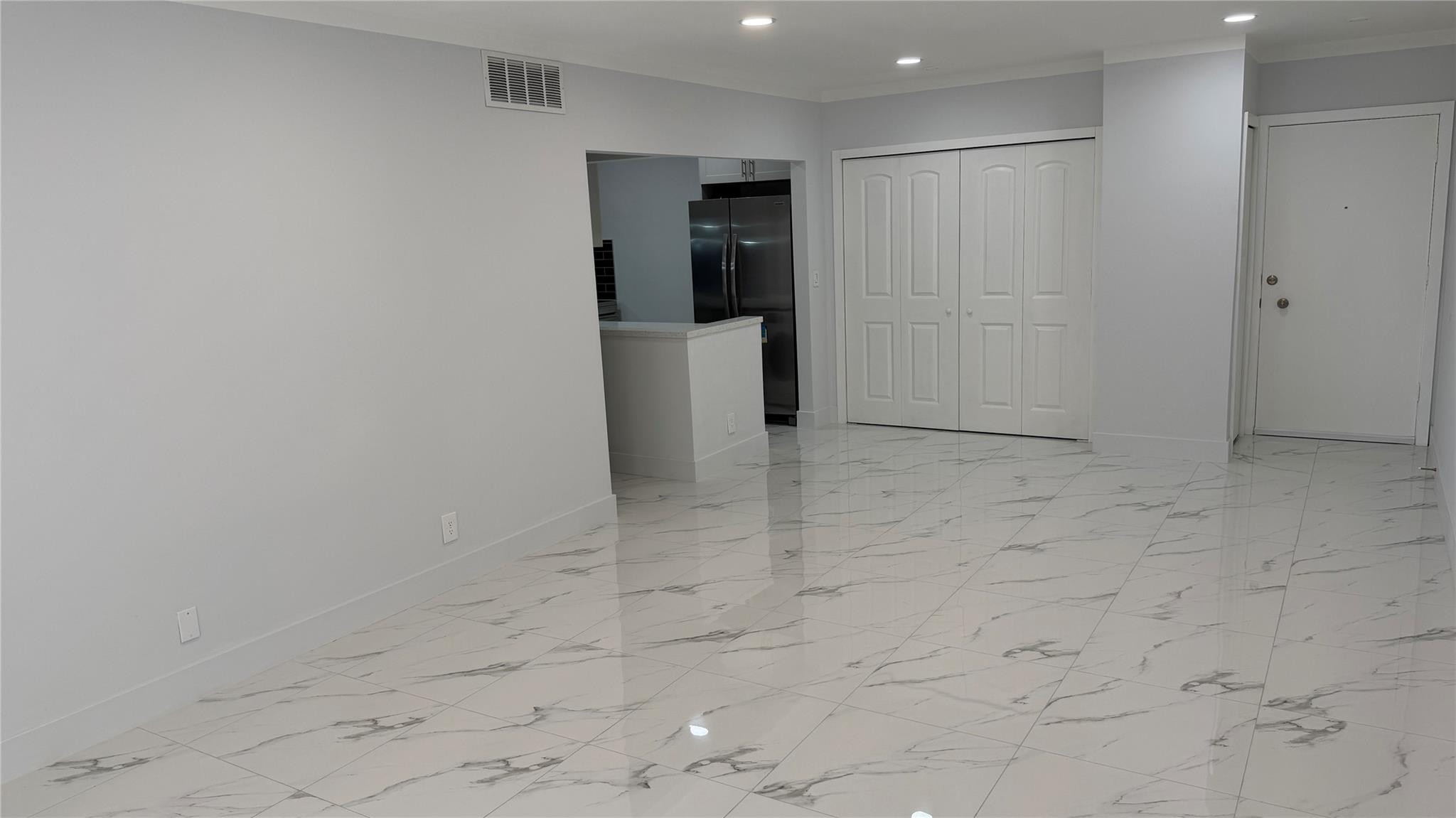 Imperial Point Colonnades - Residential