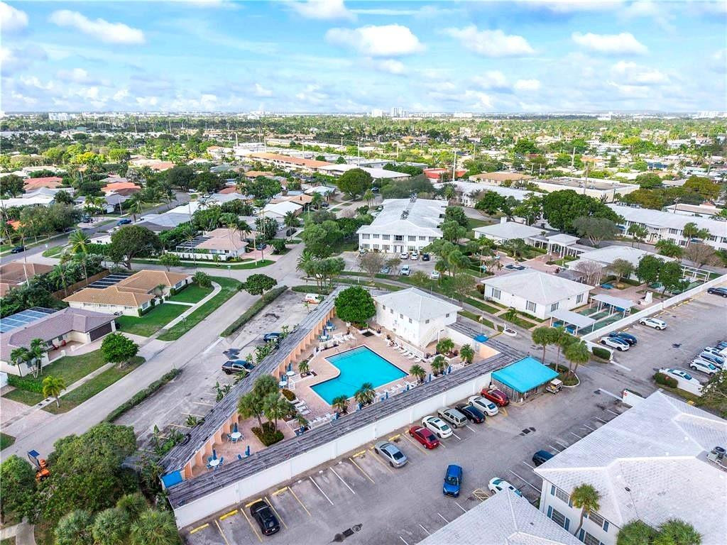 Imperial Point Colonnades - Residential