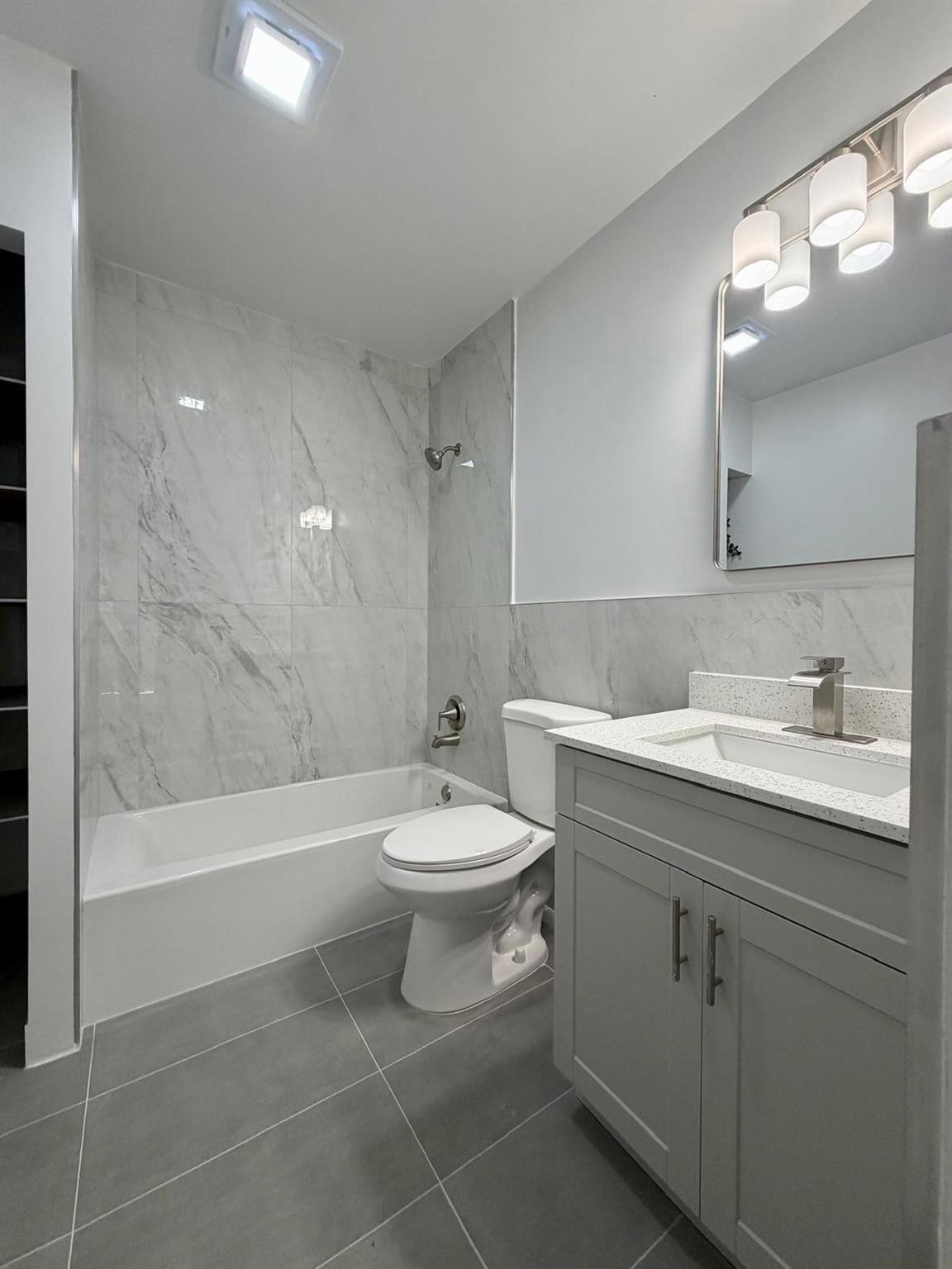 Imperial Point Colonnades - Residential