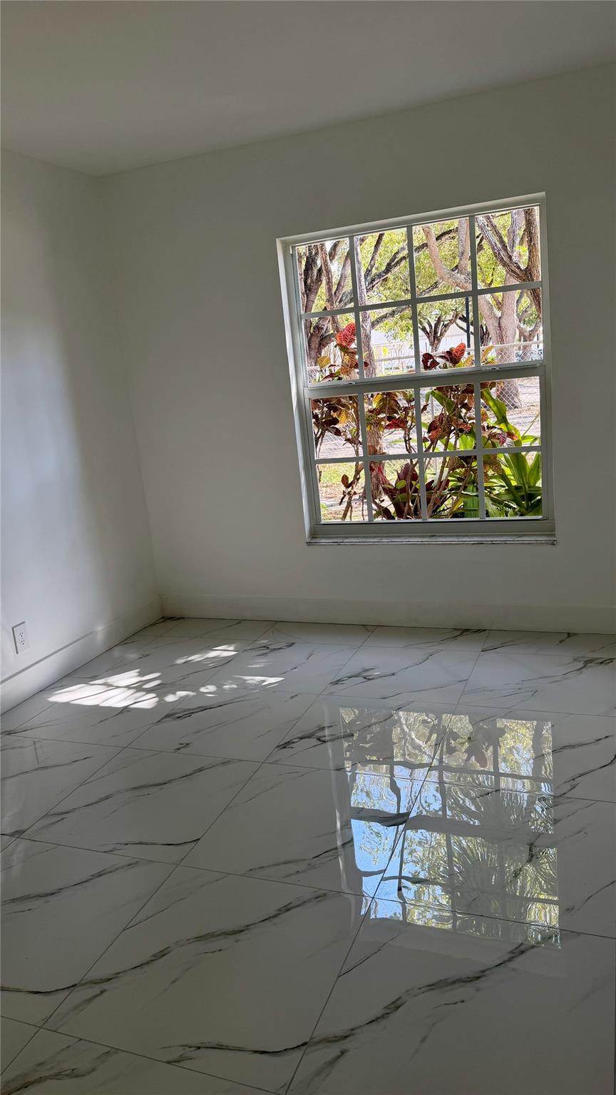 Imperial Point Colonnades - Residential