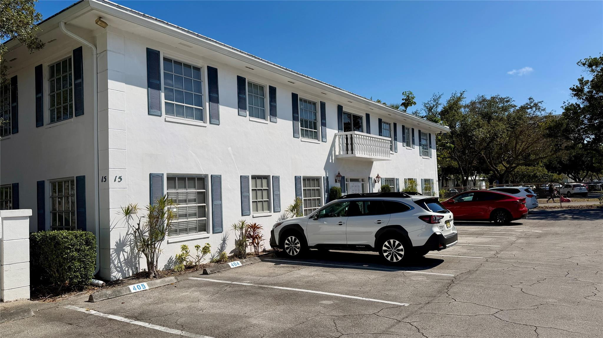 Imperial Point Colonnades - Residential