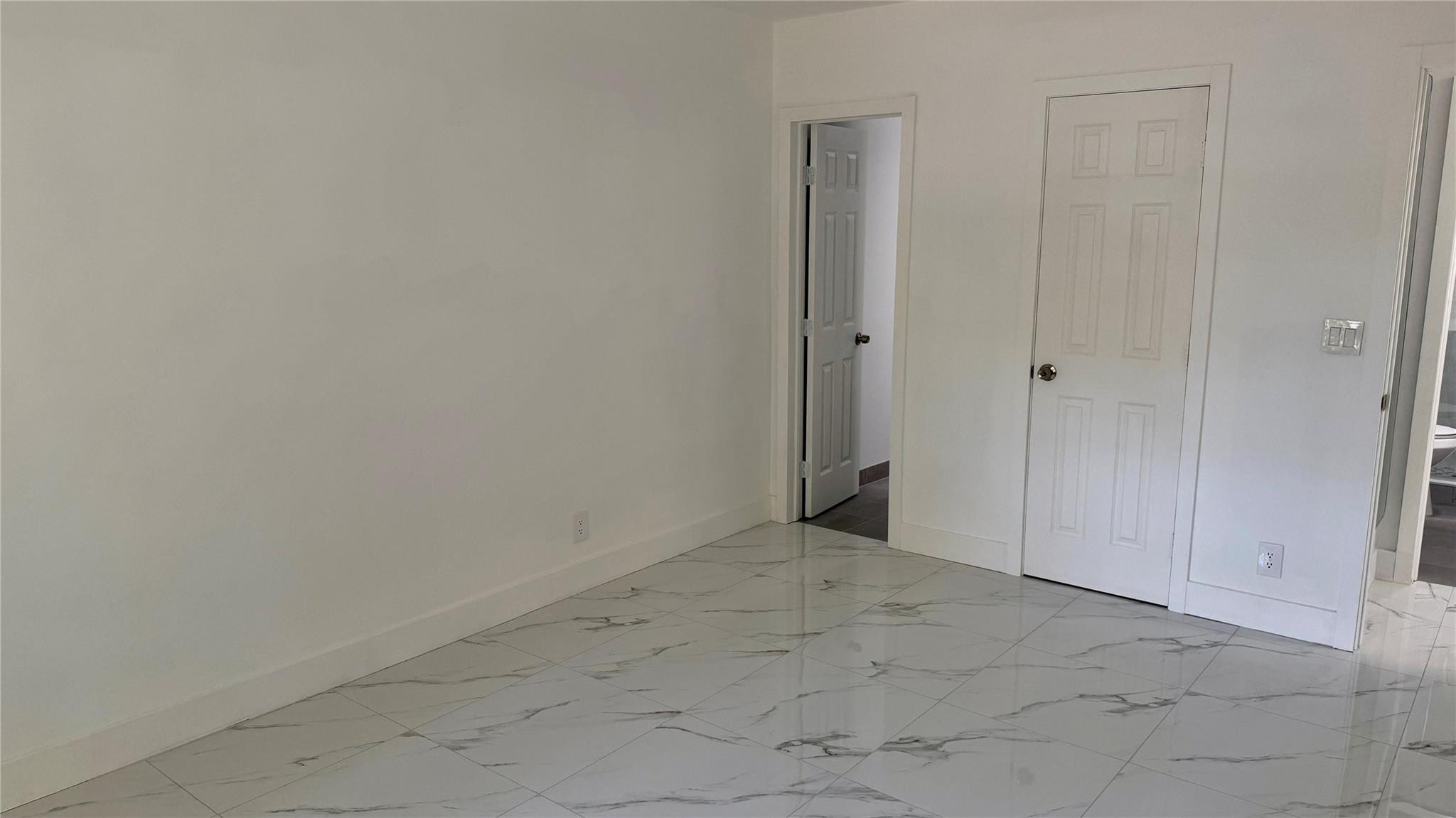 Imperial Point Colonnades - Residential