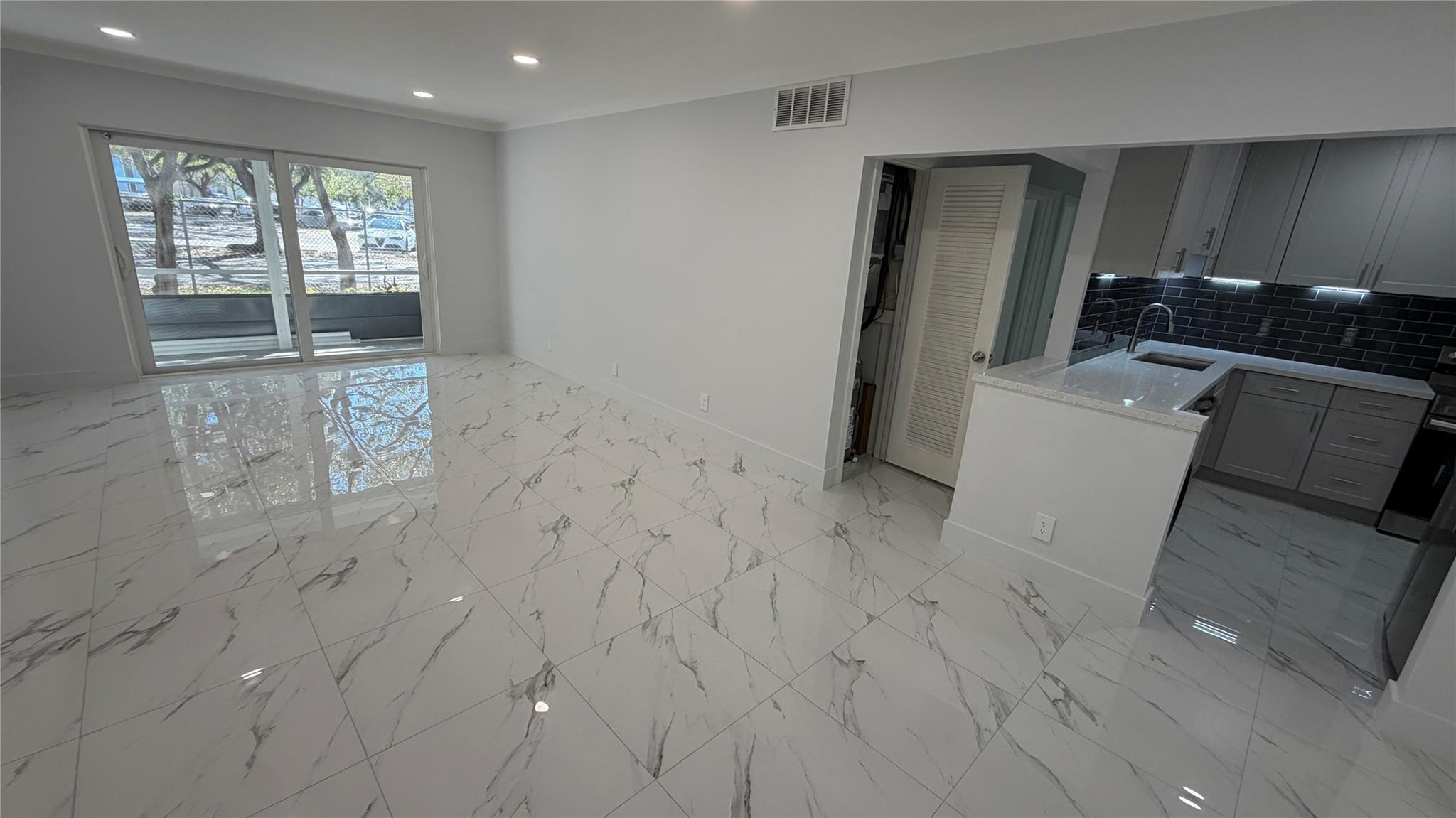 Imperial Point Colonnades - Residential