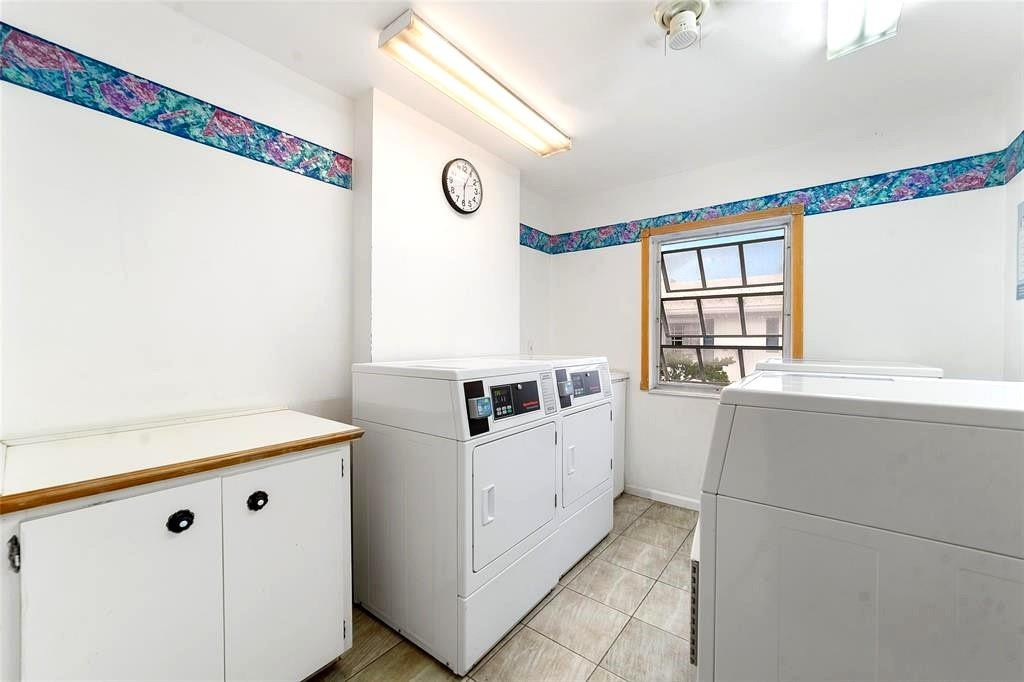 Imperial Point Colonnades - Residential