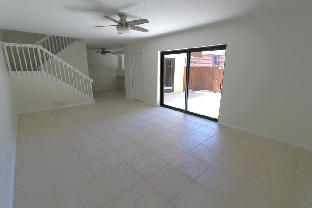 Photo of 404 Live Oak Lane, Boynton Beach, FL 33436 (MLS # R11085657)