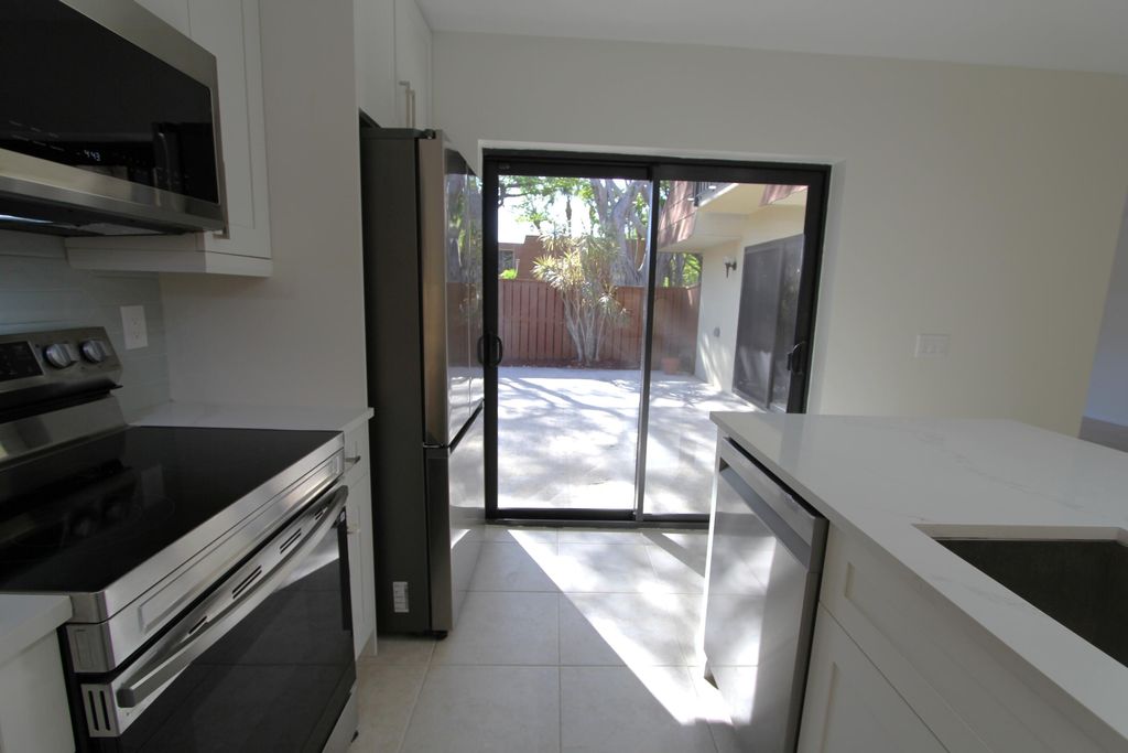 Photo of 404 Live Oak Lane, Boynton Beach, FL 33436 (MLS # R11085657)