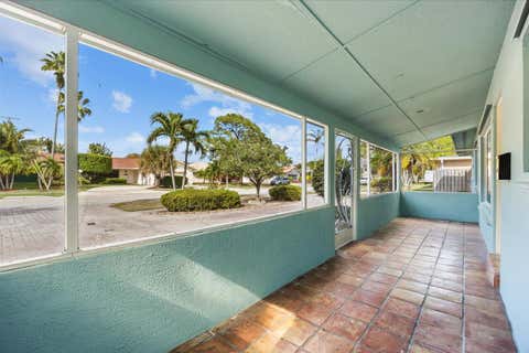 Tiny photo for 800 SE 13th Court, Deerfield Beach, FL 33441 (MLS # B26047435)