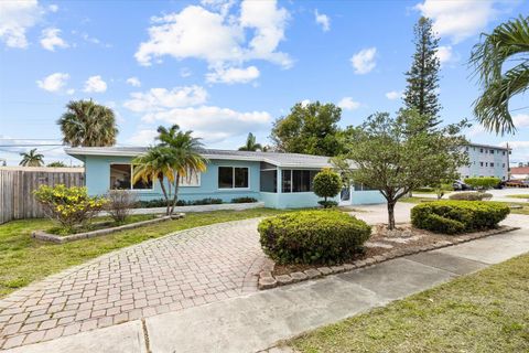 Tiny photo for 800 SE 13th Court, Deerfield Beach, FL 33441 (MLS # B26047435)