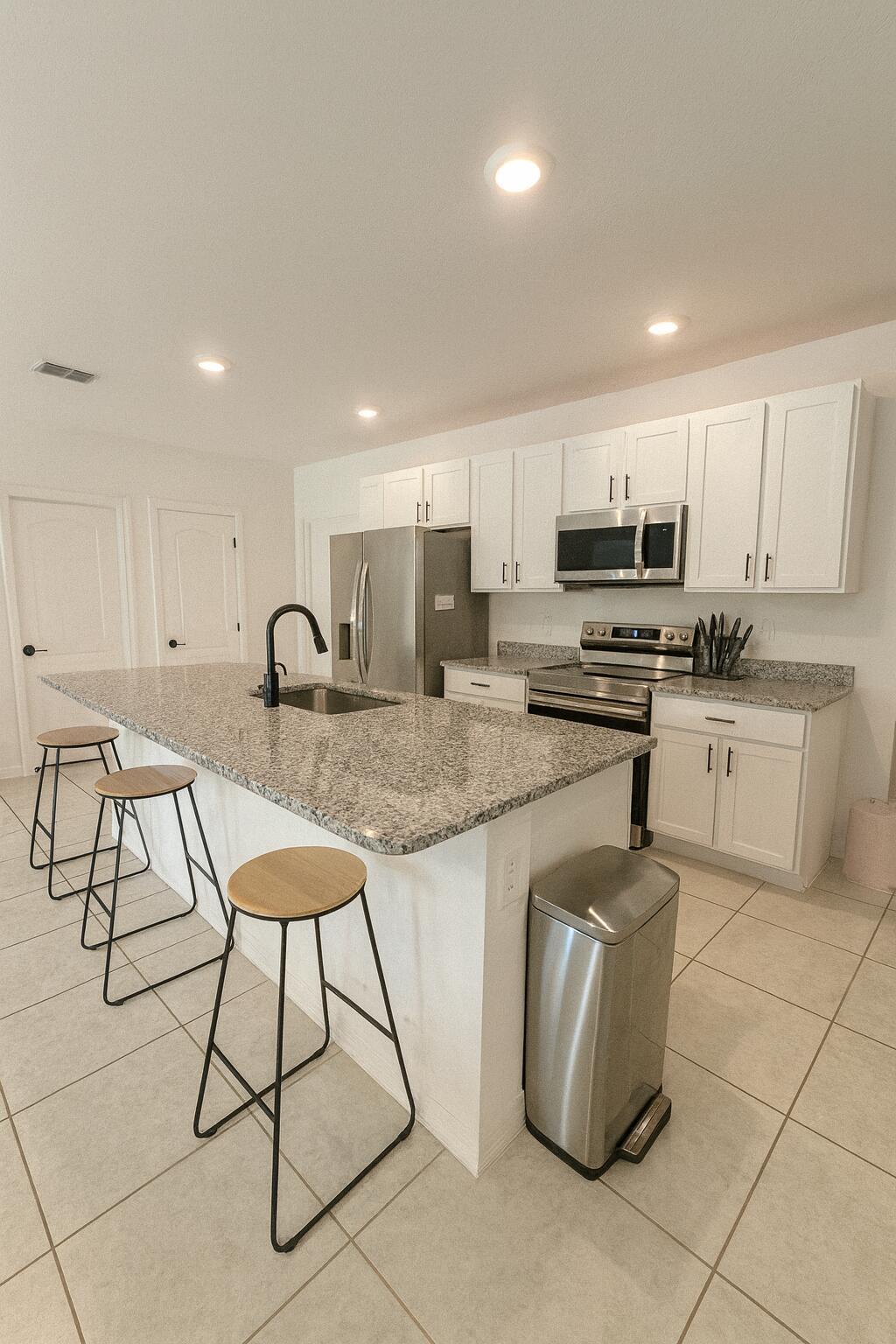 PORT ST LUCIE SECTION 31 - Residential Lease