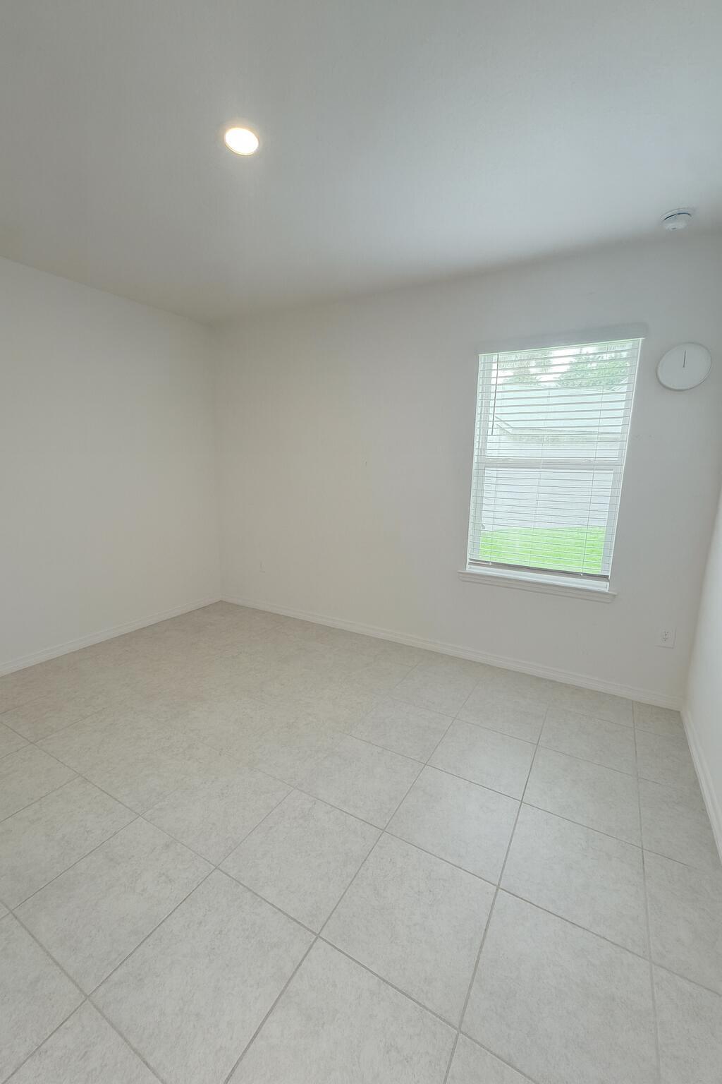 PORT ST LUCIE SECTION 31 - Residential Lease