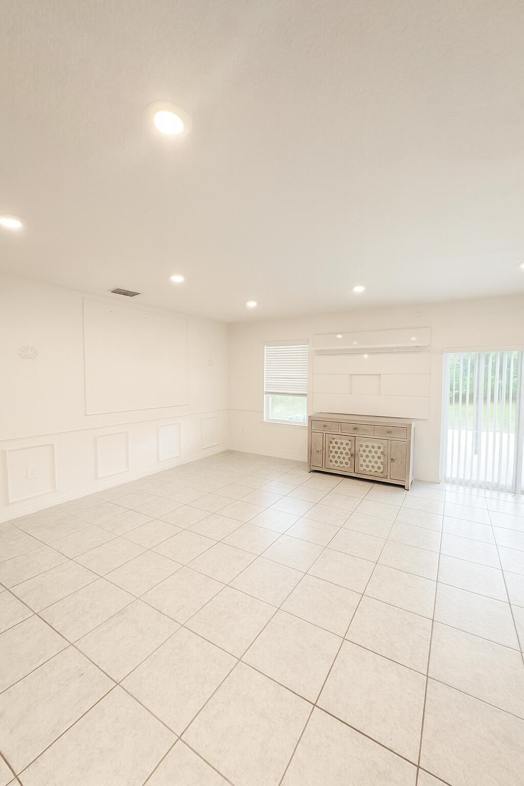 PORT ST LUCIE SECTION 31 - Residential Lease