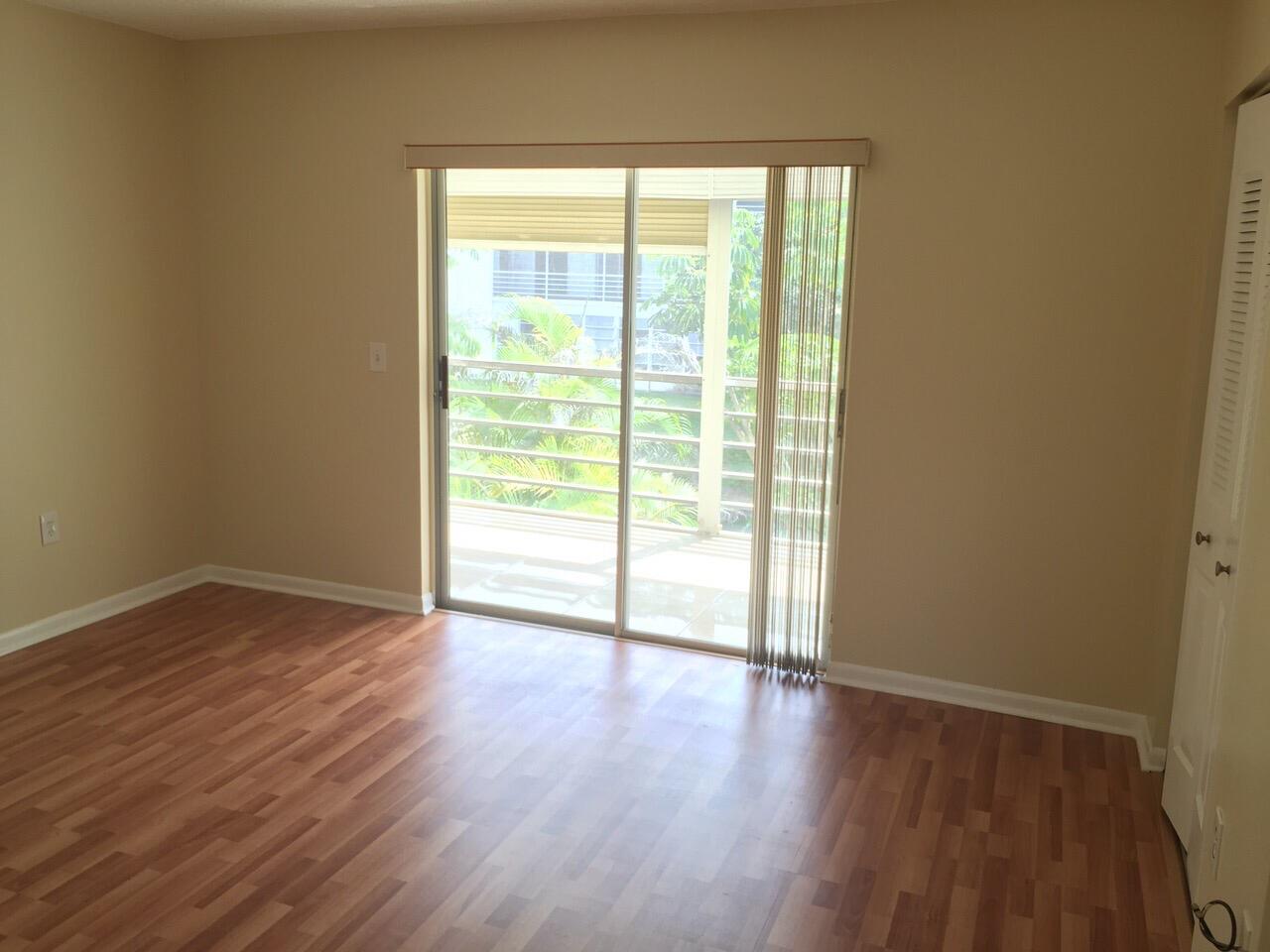 View photos, virtual tours, details... 2878 DONNELLY Drive 207