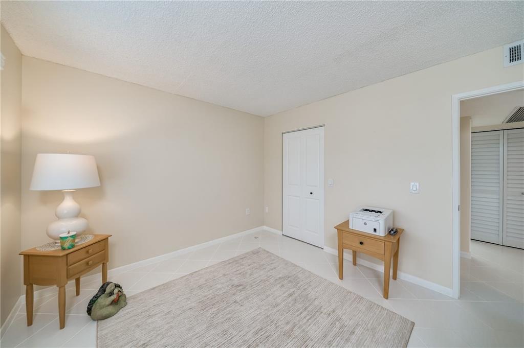 IVANHOE - Residential
